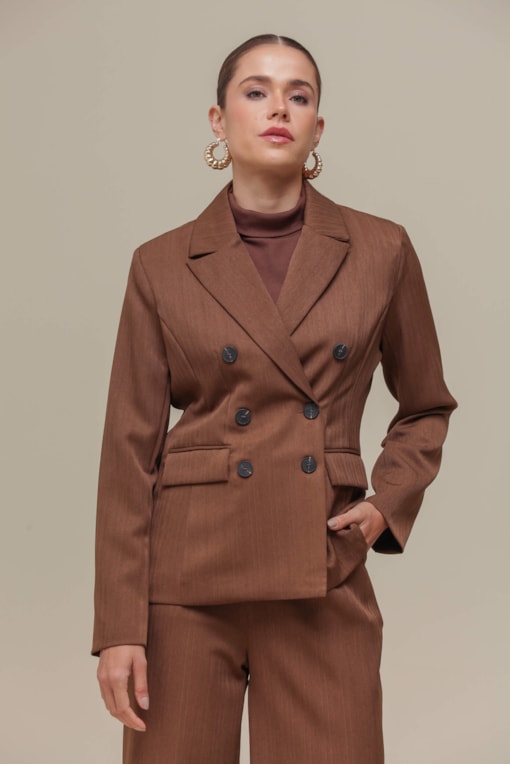 Blazer em alfaiataria Risca de Giz Marrom