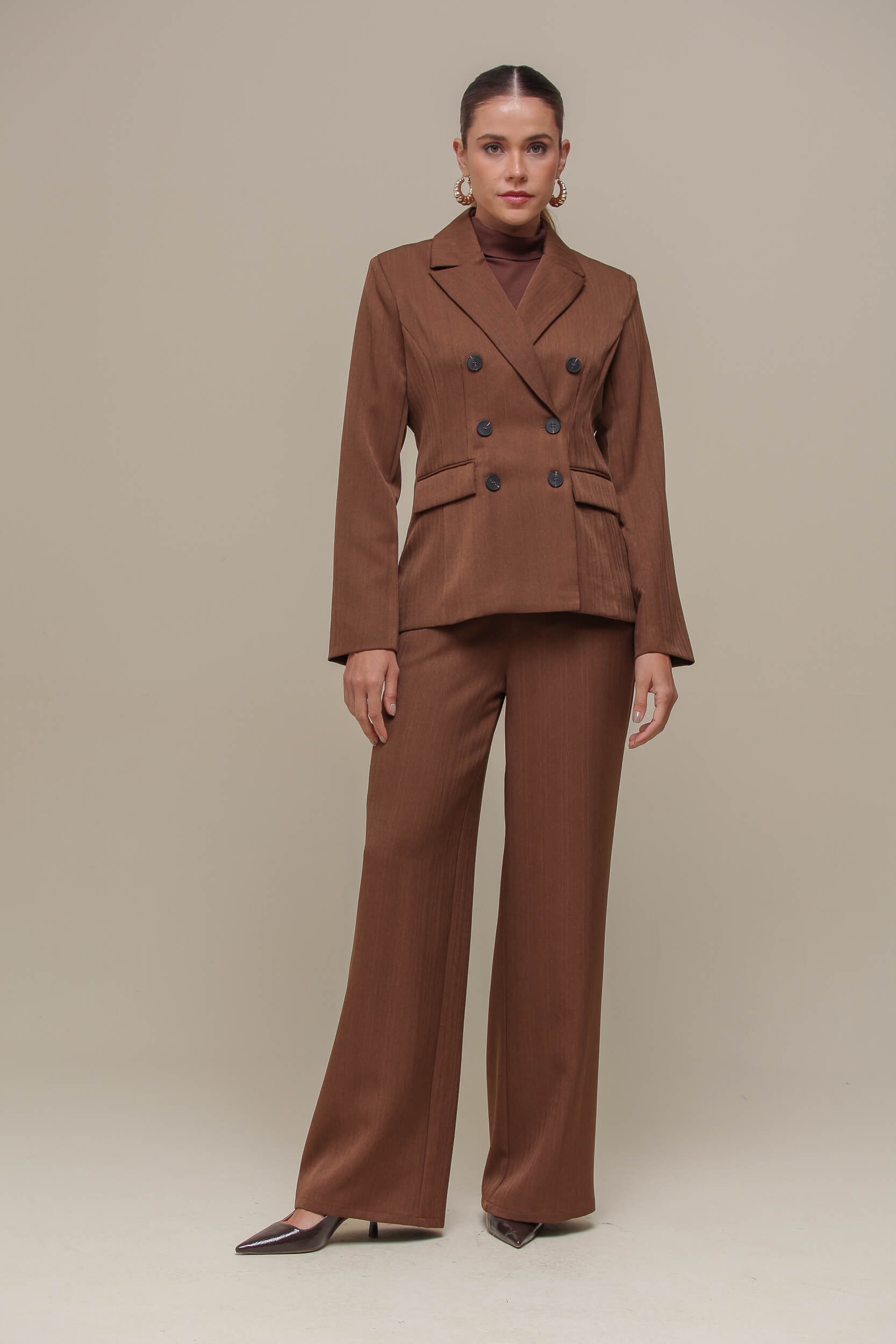 Blazer em alfaiataria Risca de Giz Marrom