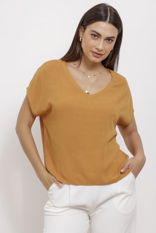 Blusa Ampla Com Colar Caracol  Mostarda