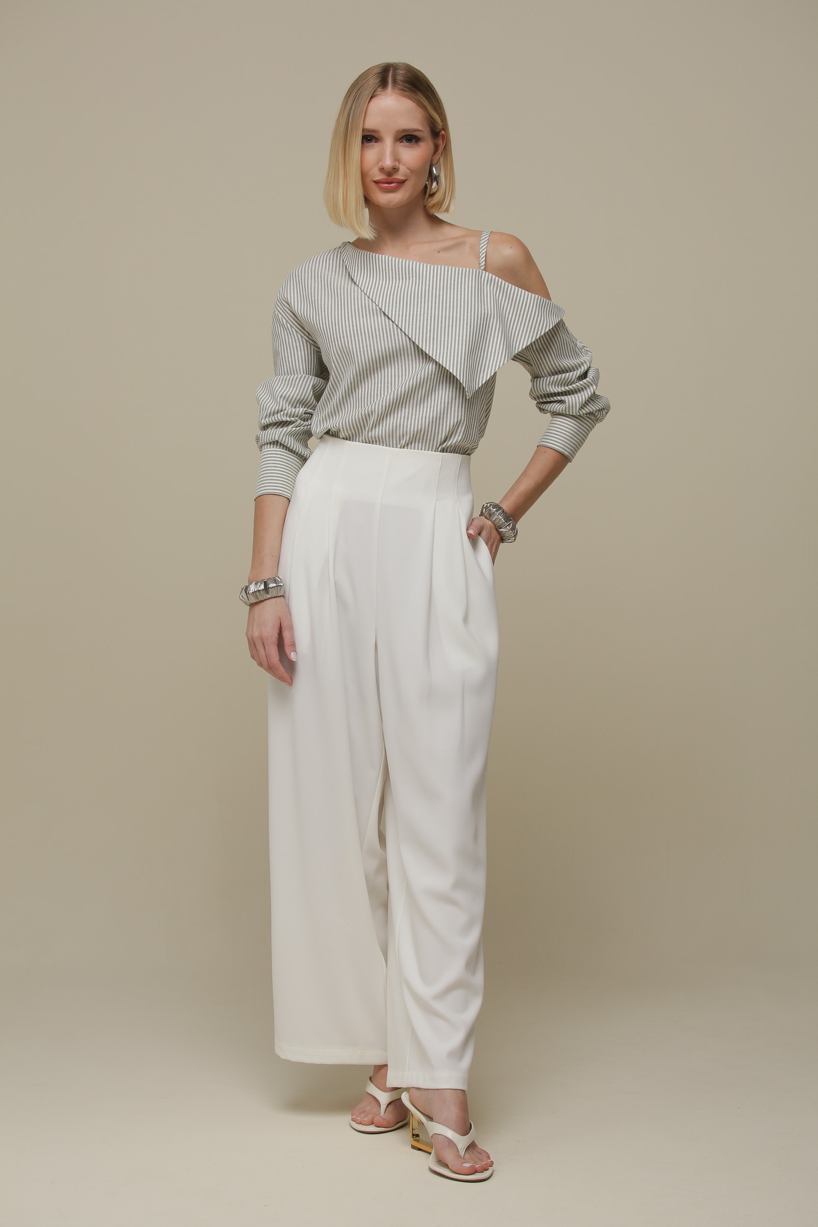 Blusa Assimétrica Listras Manga Longa Cinza