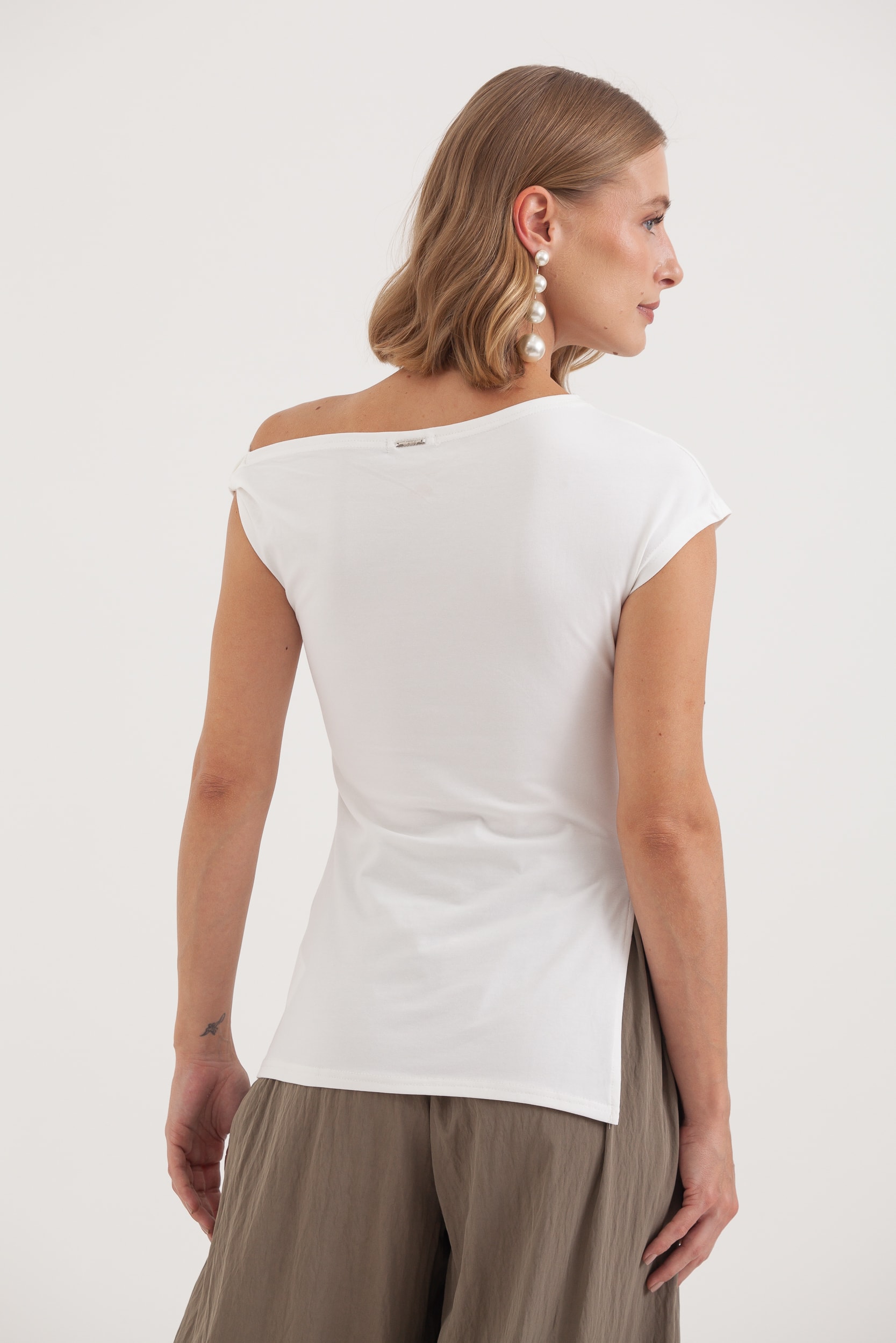 Blusa Malha Assimétrica Com Fenda Off-white