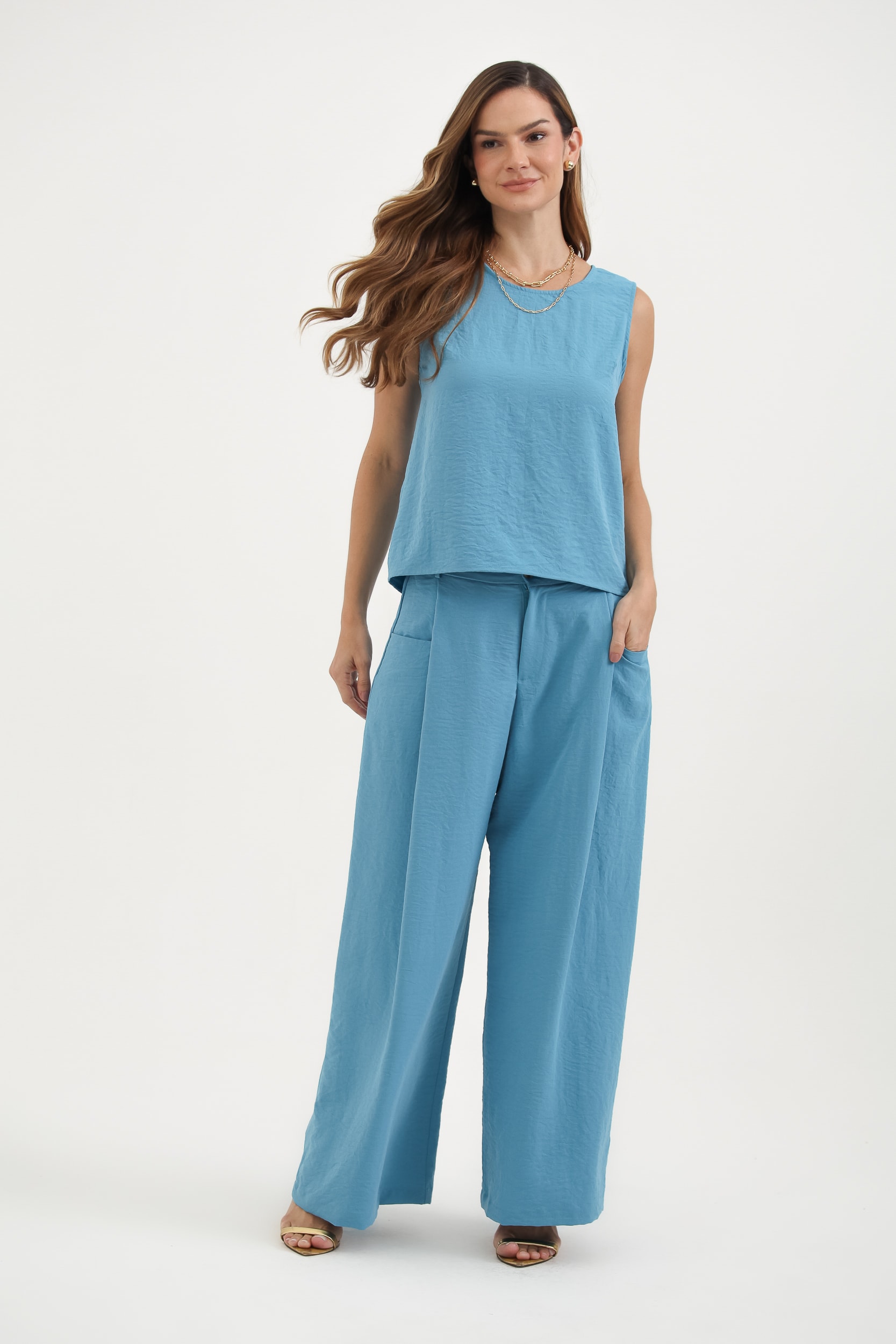 Blusa Regata Abotoamento Costas Azul