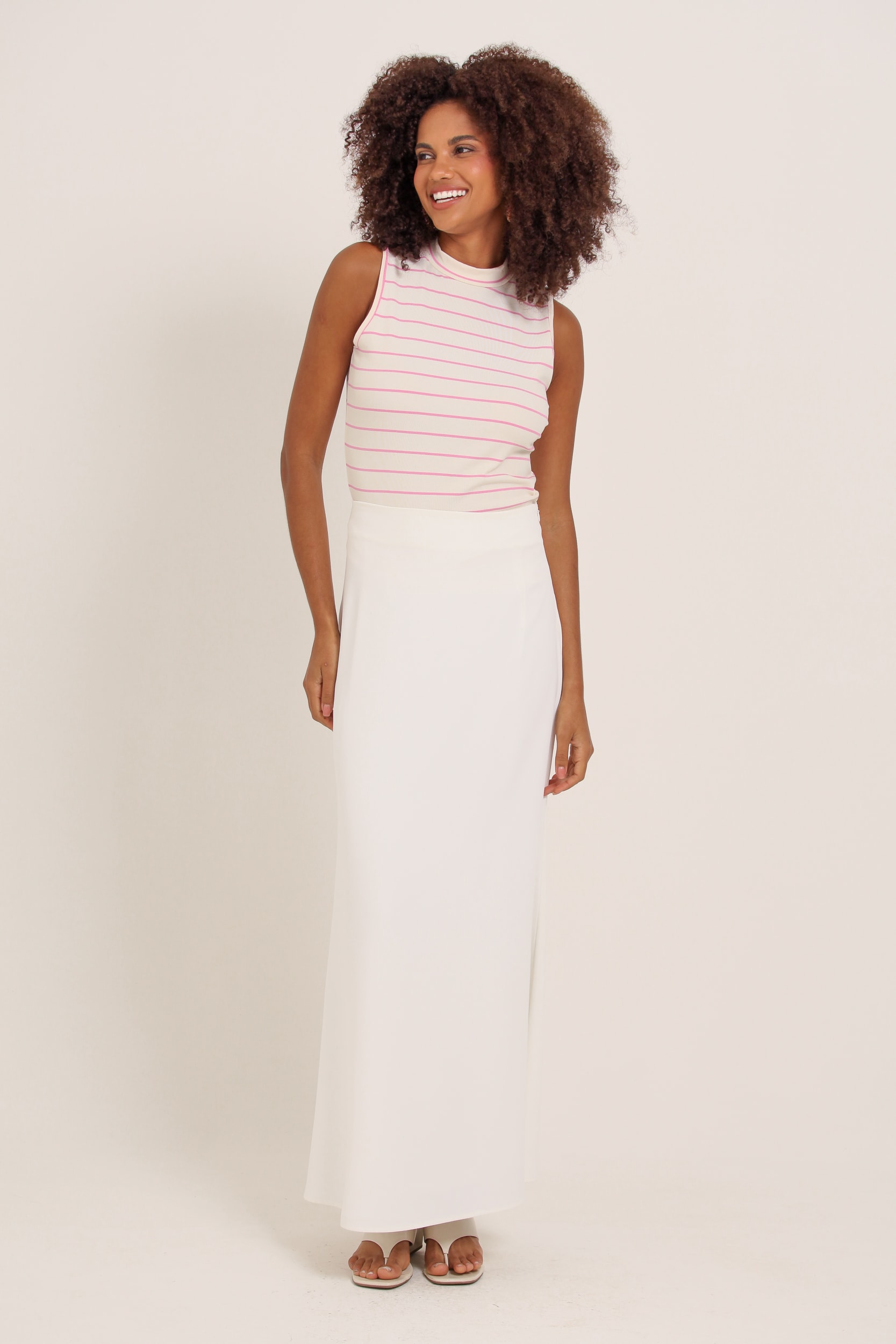 Blusa Regata Listrada Com Gola Rosa