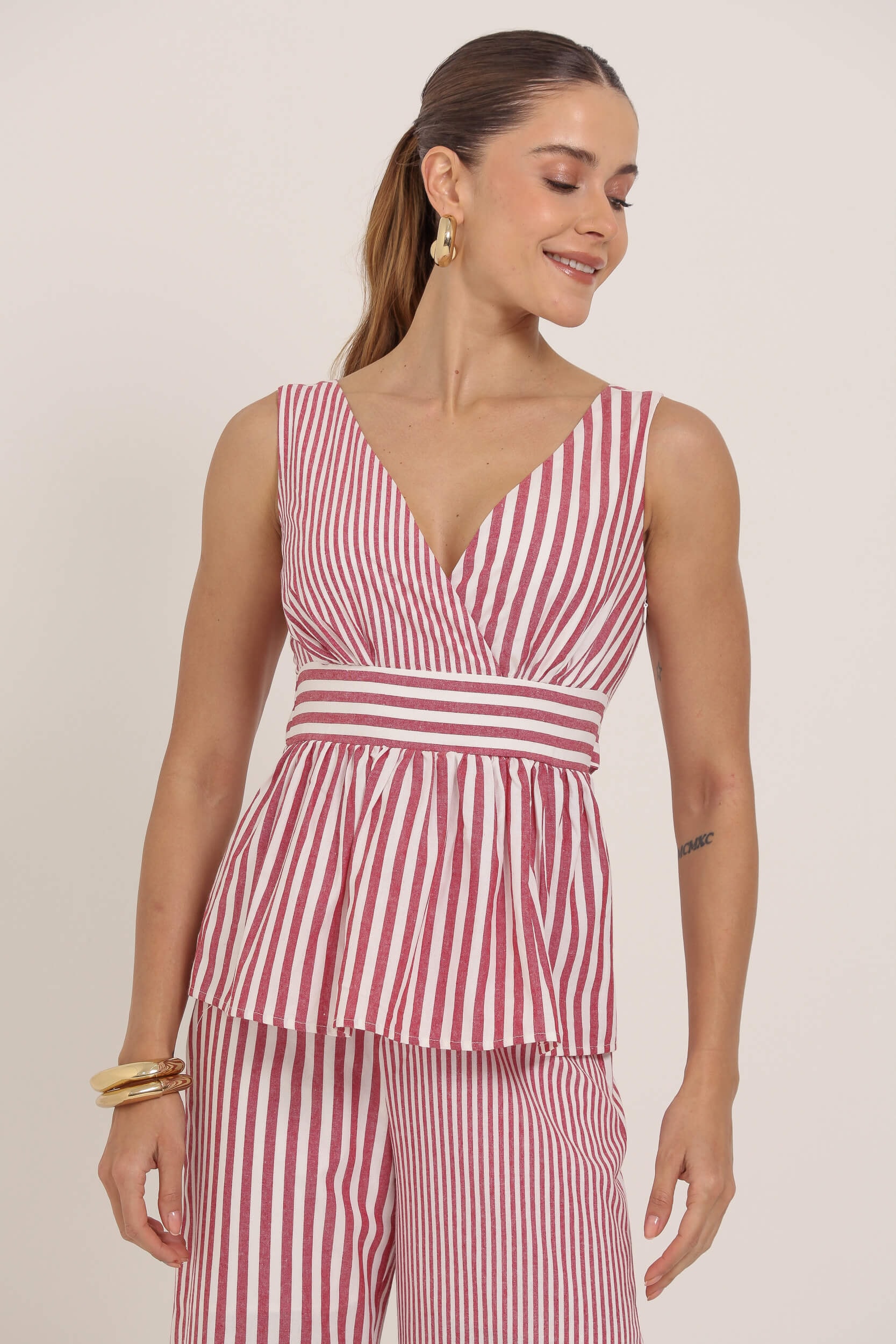 Blusa Regata Listrada Linho Vermelho