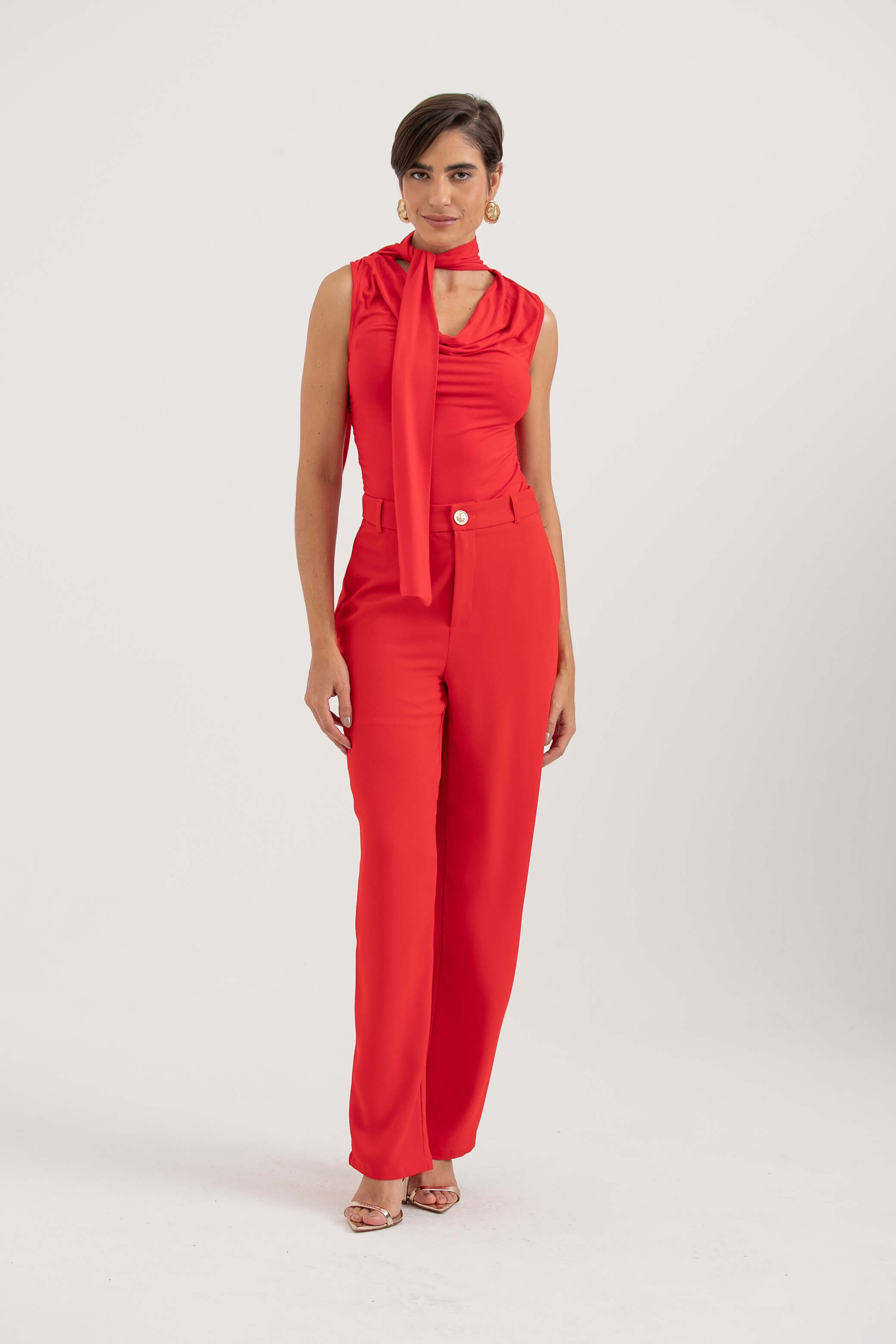Blusa Regata Malha Com Gola Laço Vermelho