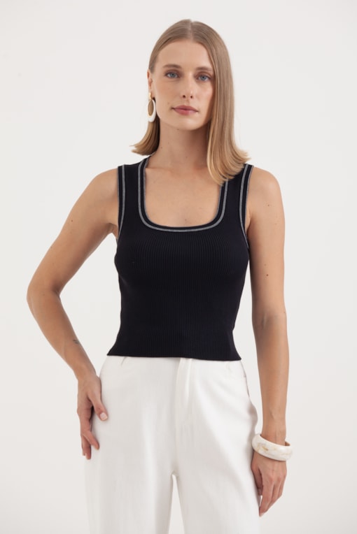 Blusa Regata Tricot Pontos Gola E Cava Preto