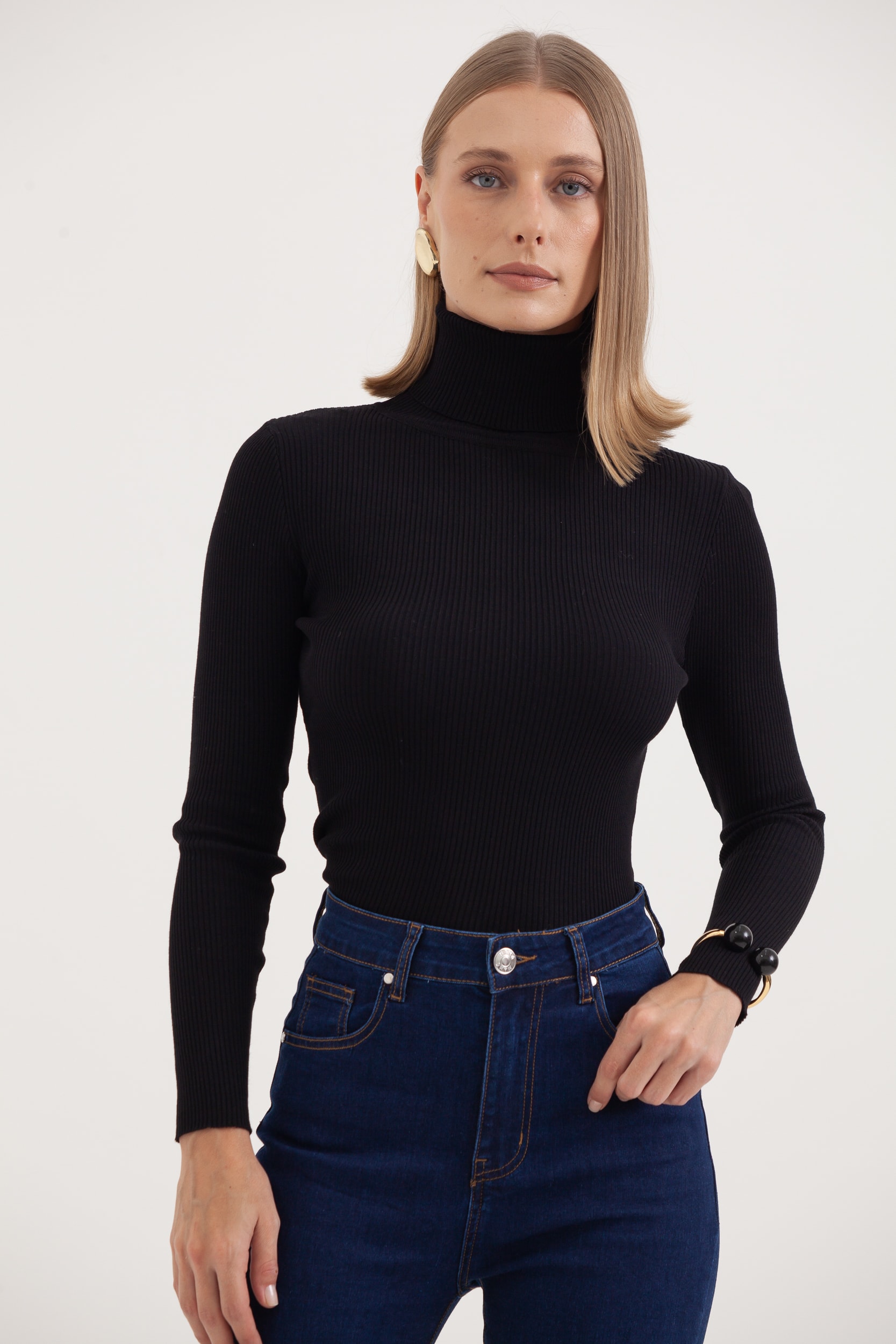Blusa Tricot Gola Alta Preto