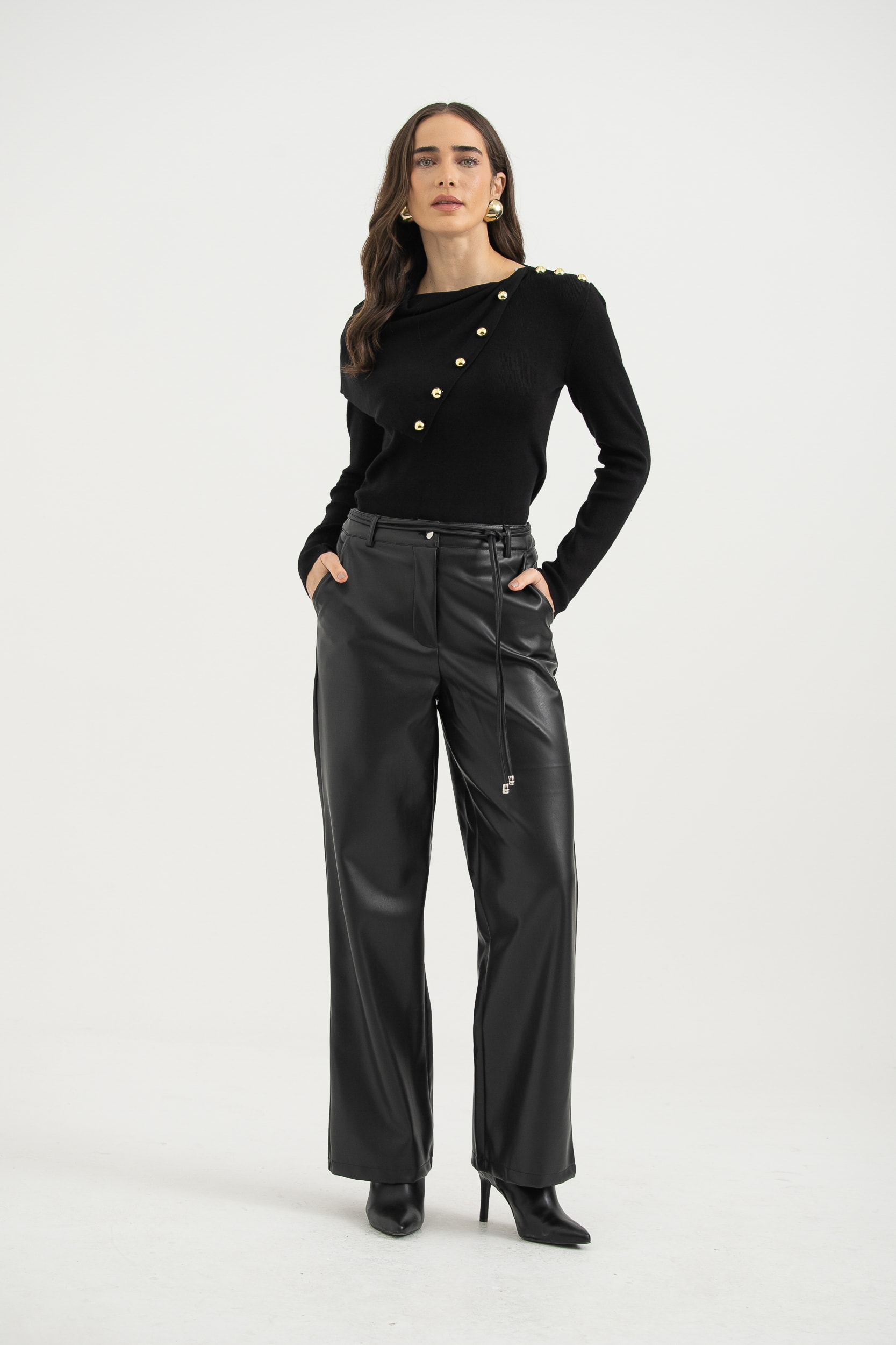 Blusa Tricot Gola Ampla E Botões Preto