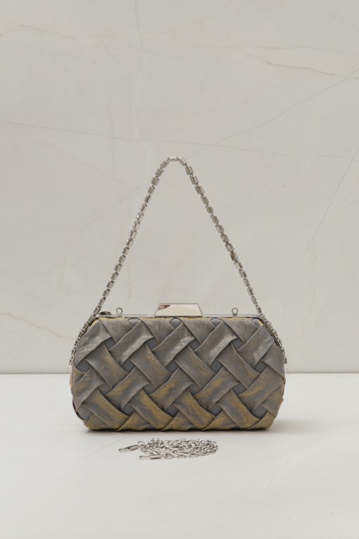 Bolsa Clutch com Detalhes Alça Corrente Cinza