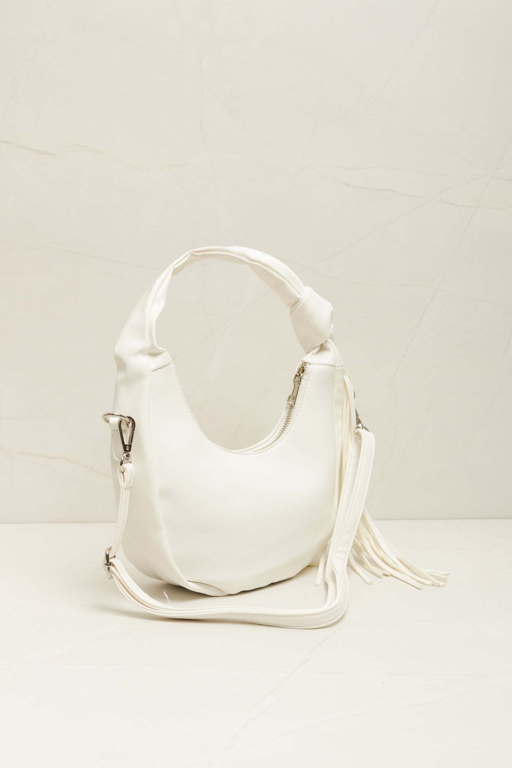 Bolsa Meia Lua Alça Nó  Off-white