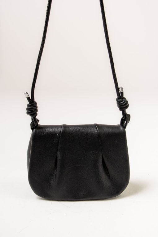 Bolsa Pequena Com Pregas Frontais  Preto