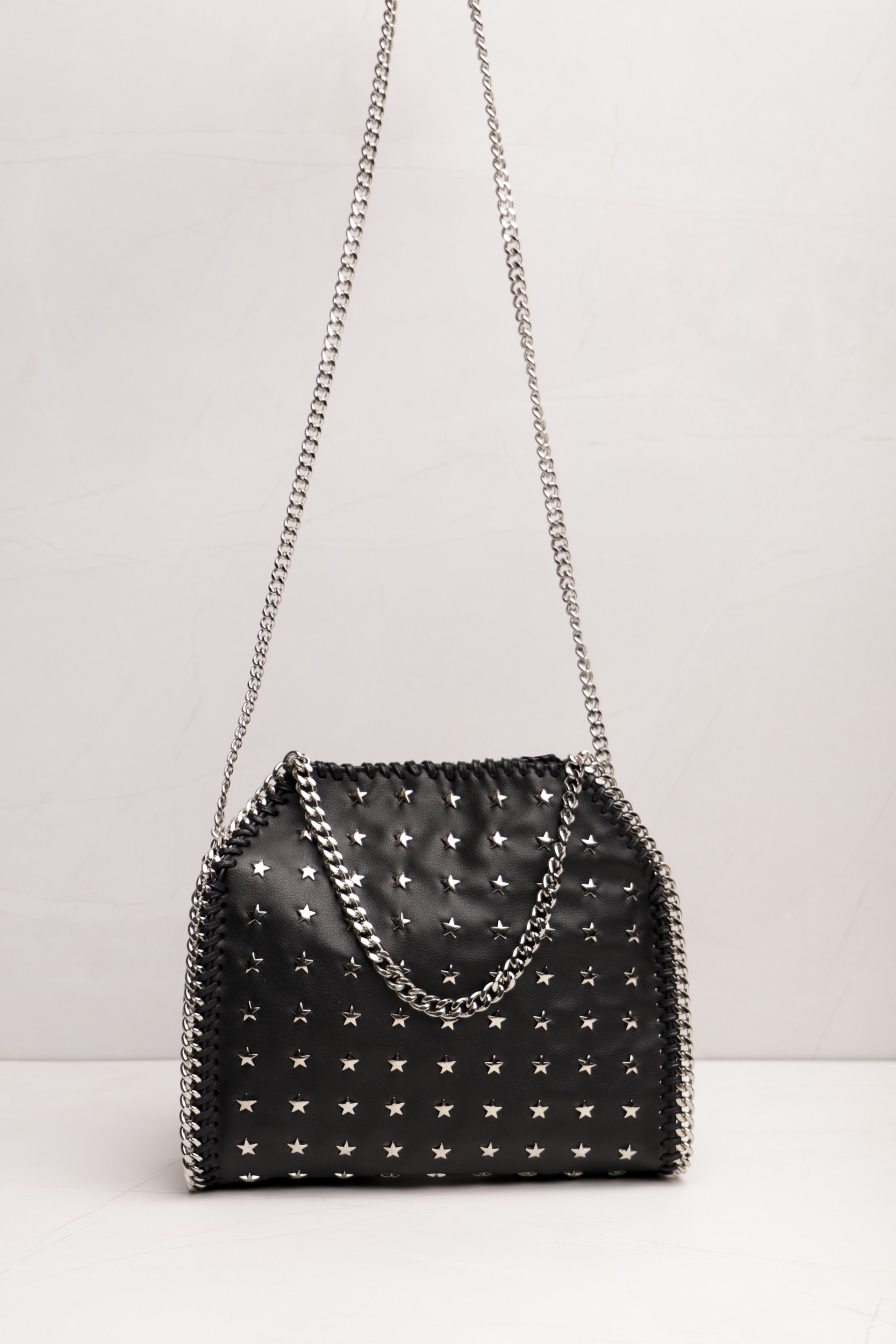 Bolsa Tote Tachas Estrelas e Correntes  Preto