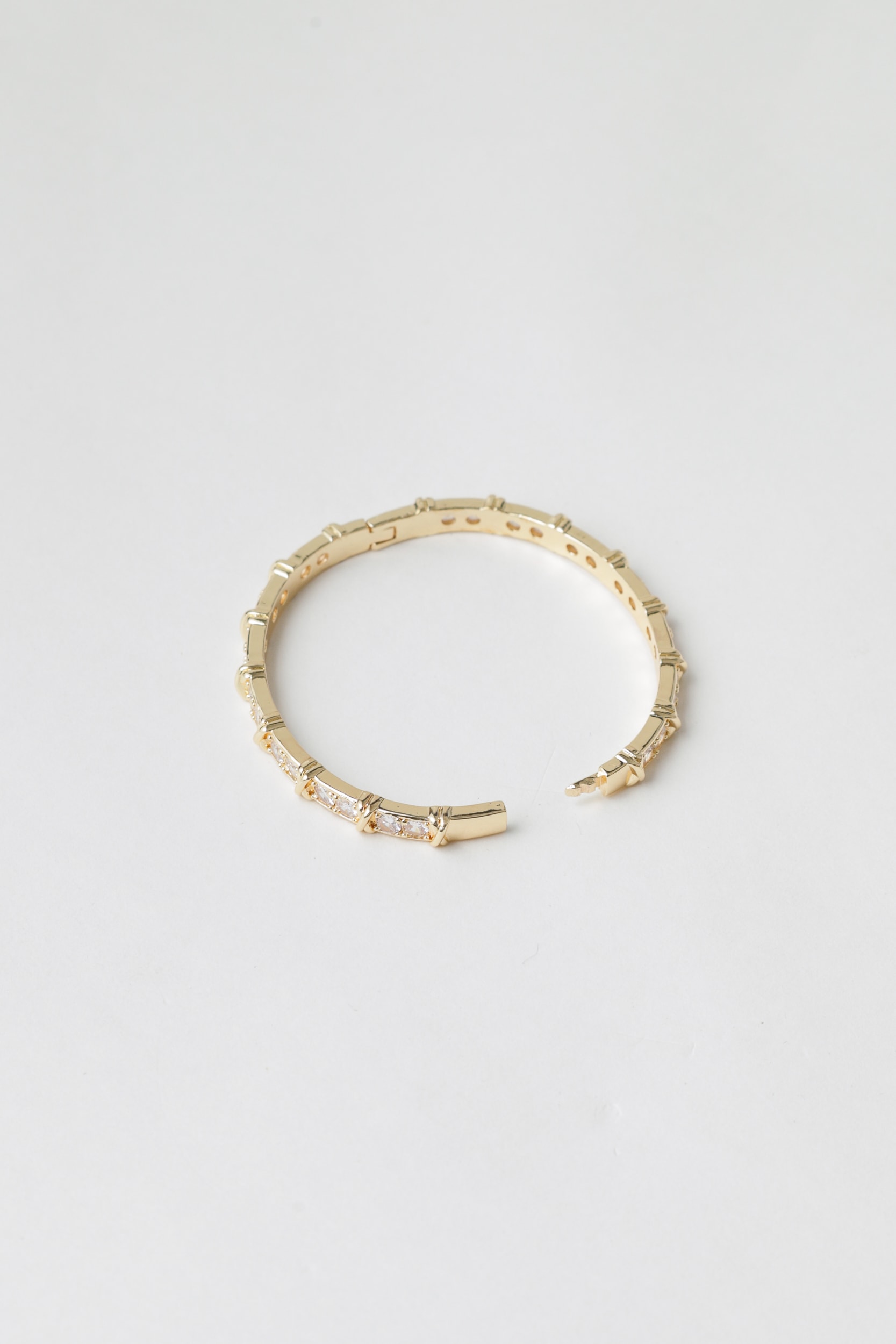 Bracelete Fino Com Strass Dourado
