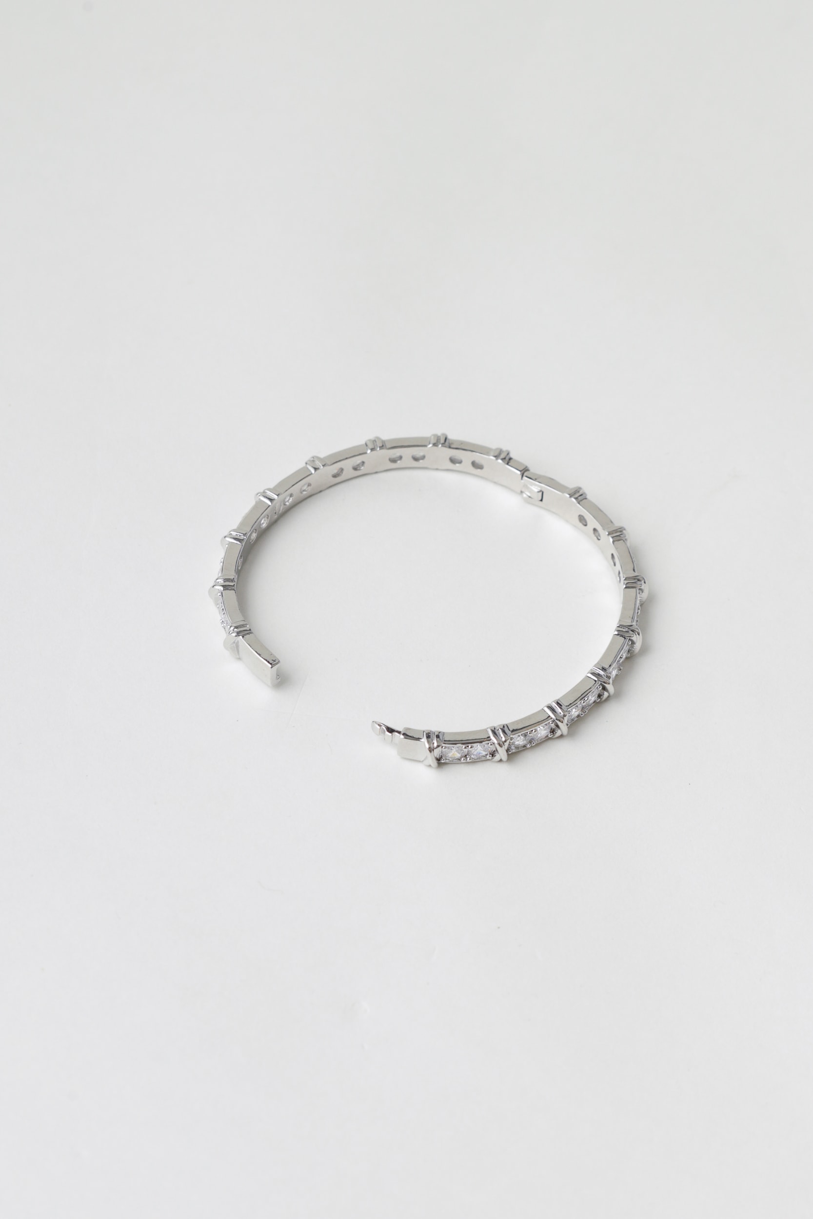 Bracelete Fino Com Strass Prata