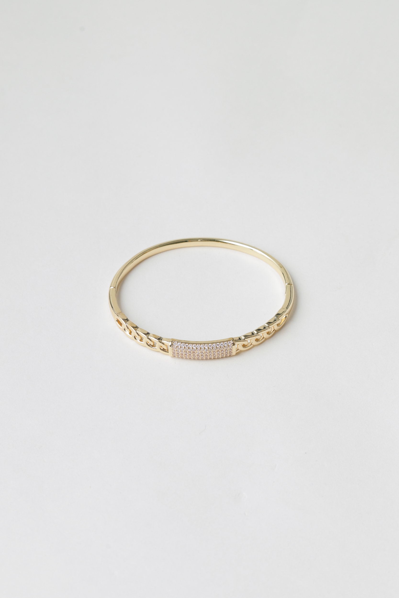 Bracelete Fino Corrente Com Placa De Strass Dourado