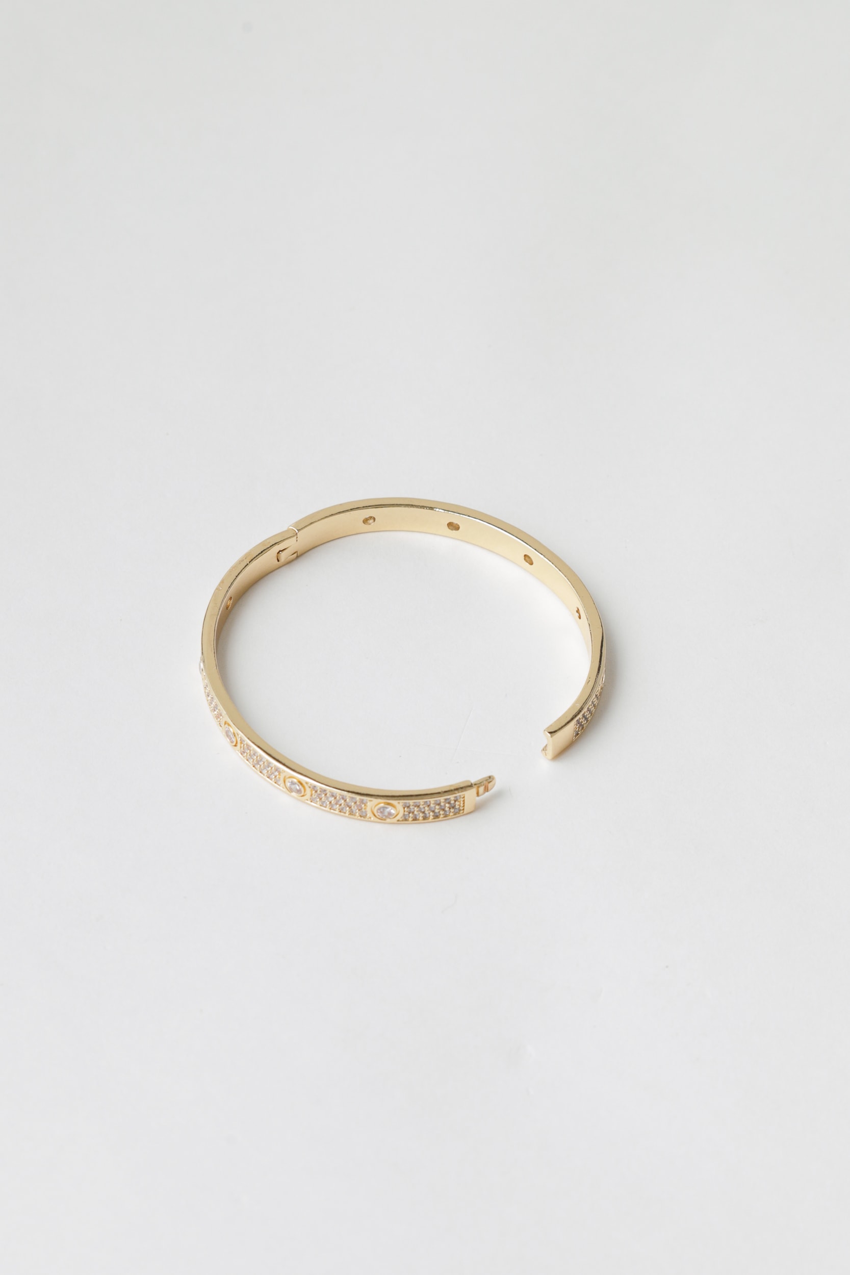 Bracelete Fino Cravejado Strass E Circulos Dourado