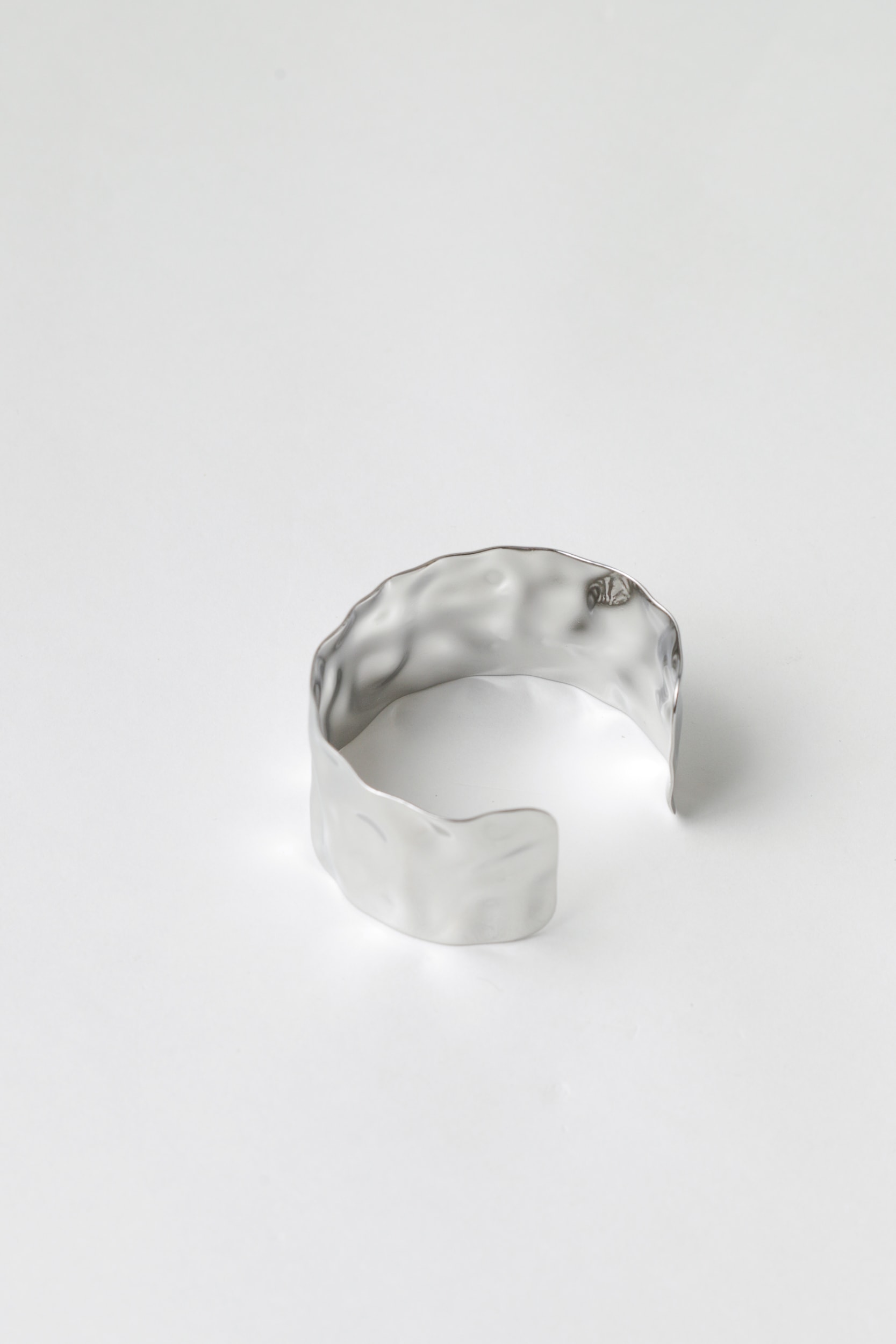 Bracelete Largo Com Textura Amassadinha Prata
