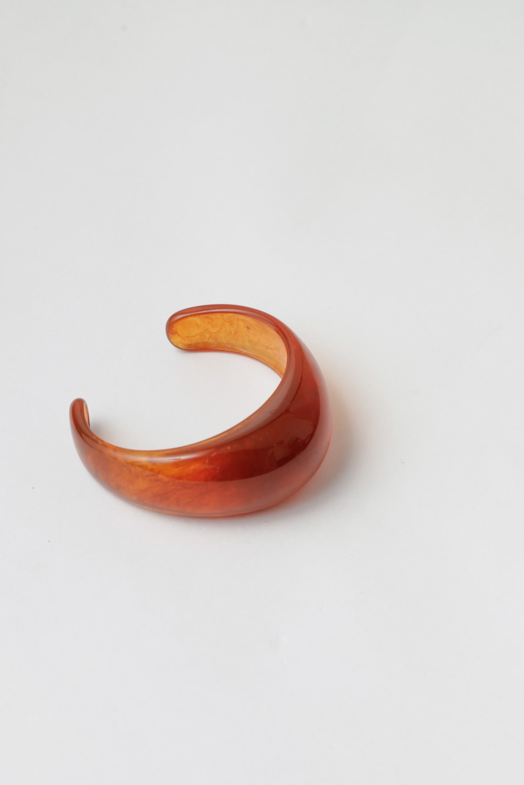 Bracelete Resinado Com Abertura Marrom