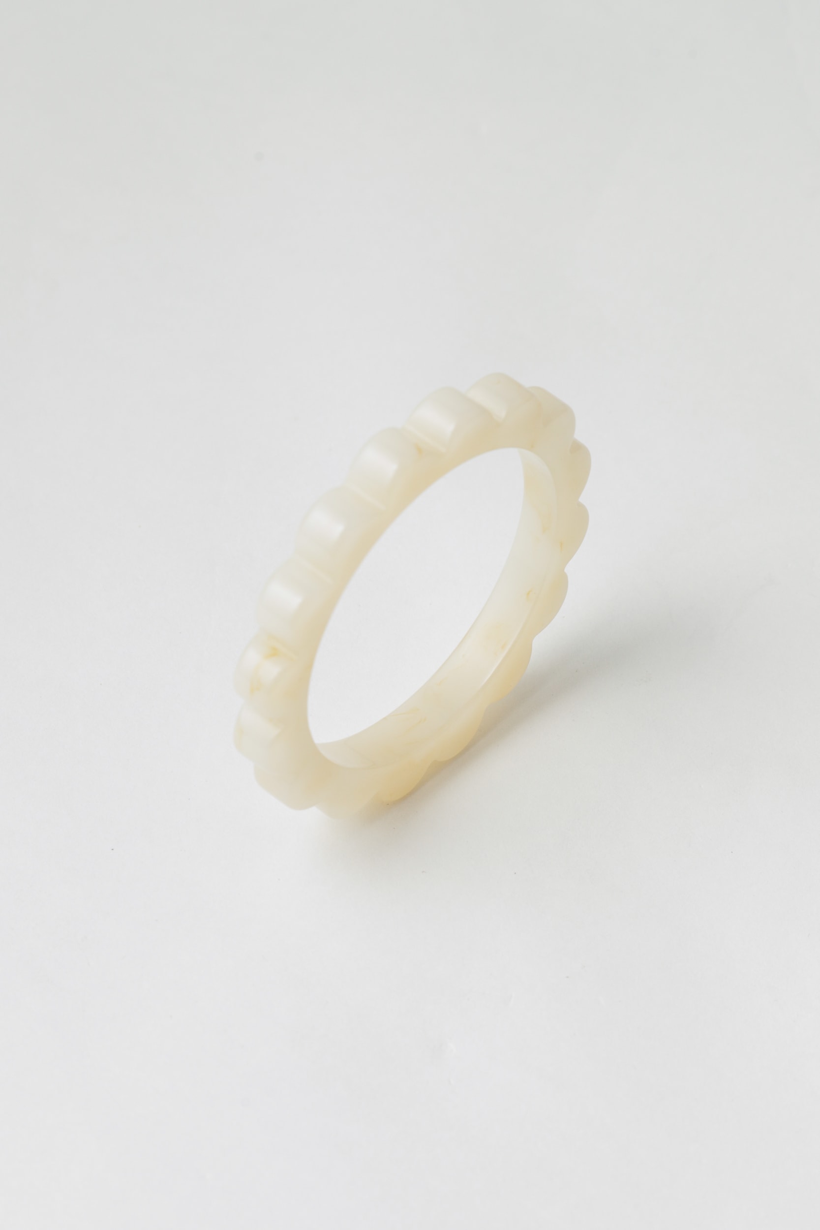 Bracelete Resinado Flor Off-white