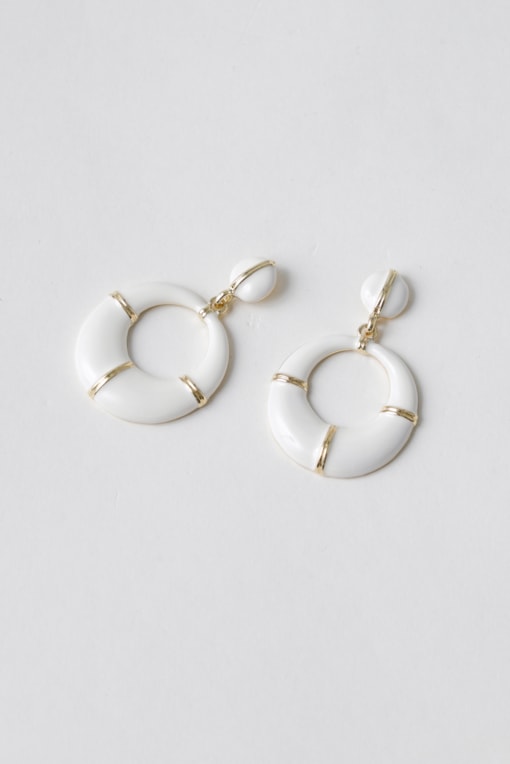 Brinco Argola Esmaltada Com Pingente Branco