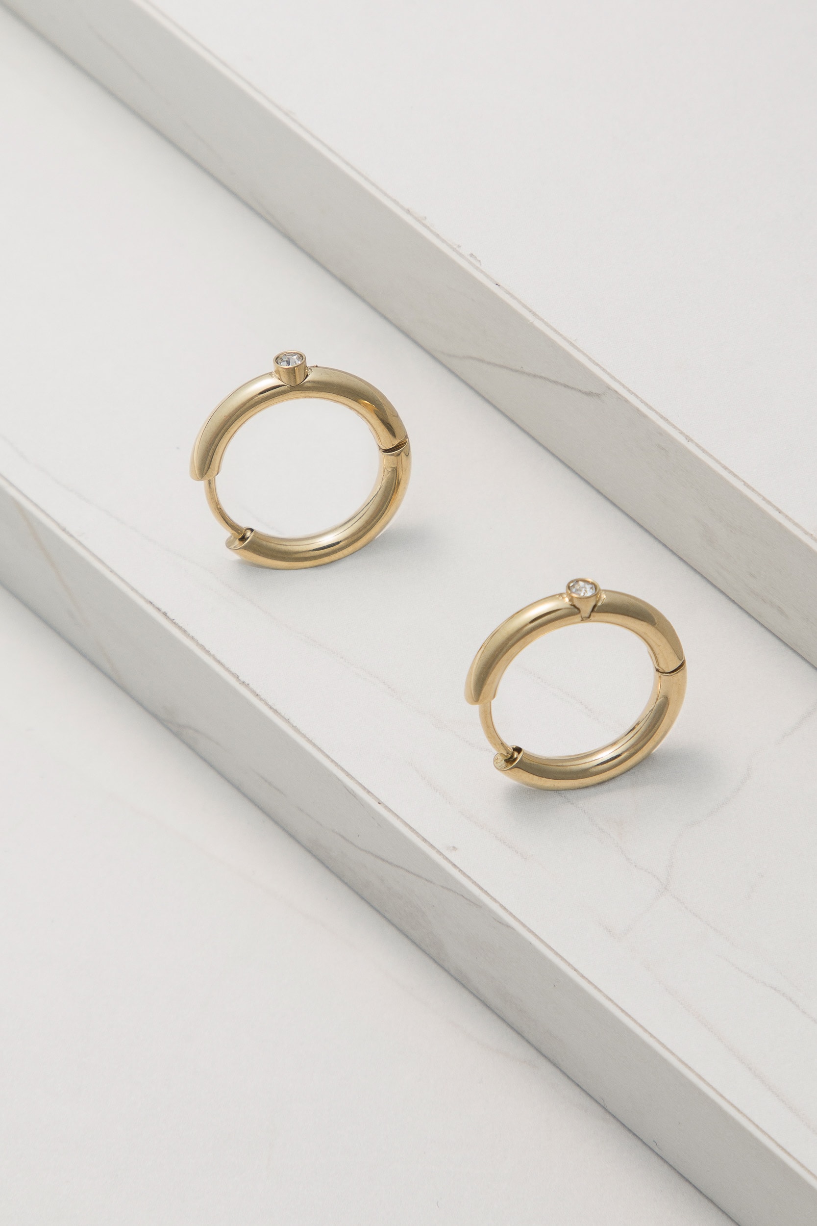 Brinco Argola Pedra Strass  Dourado
