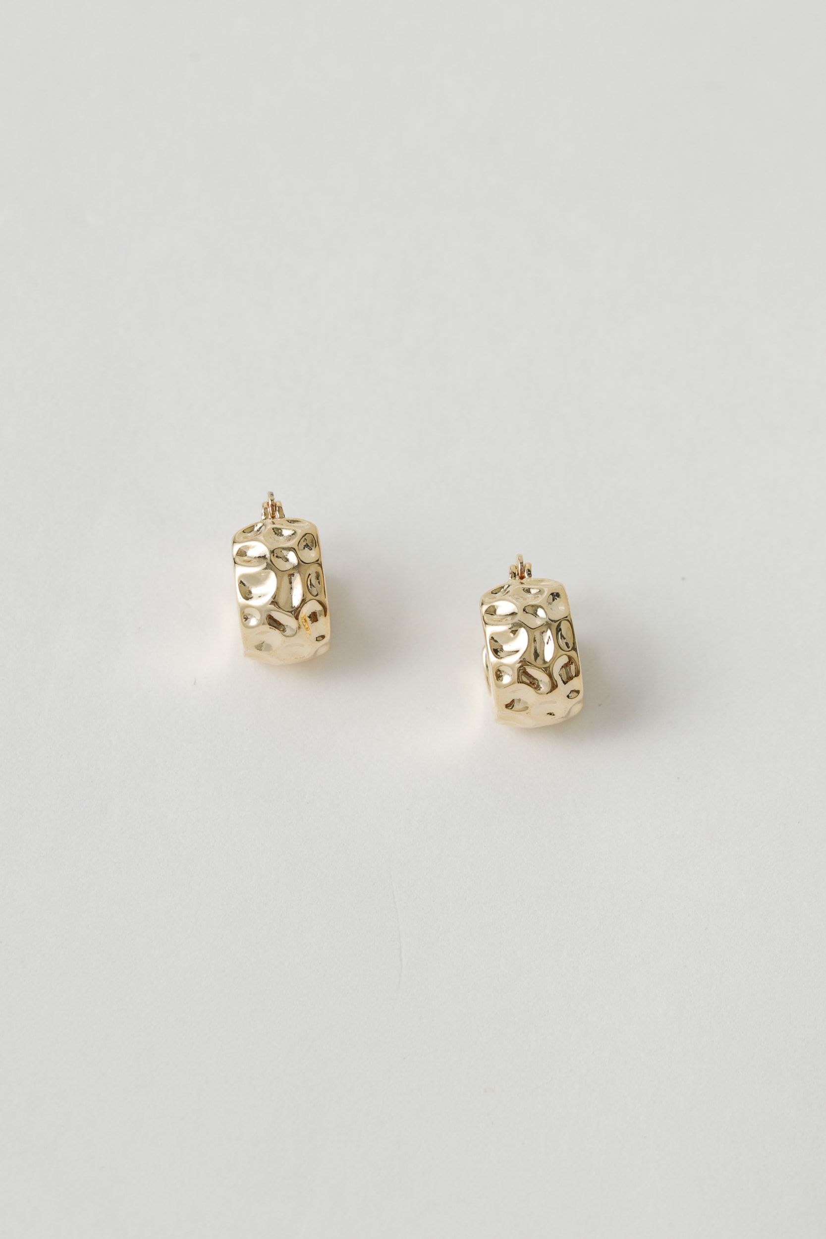 Brinco Argola Pequena com Textura Dourado