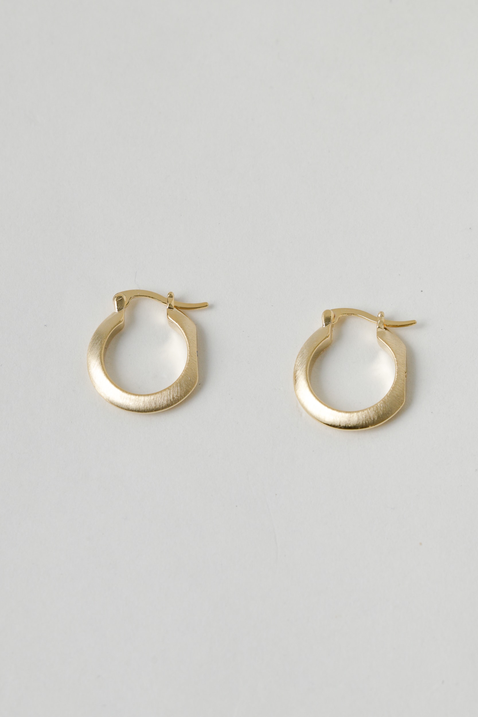Brinco Argola Pequena Fosca Dourado