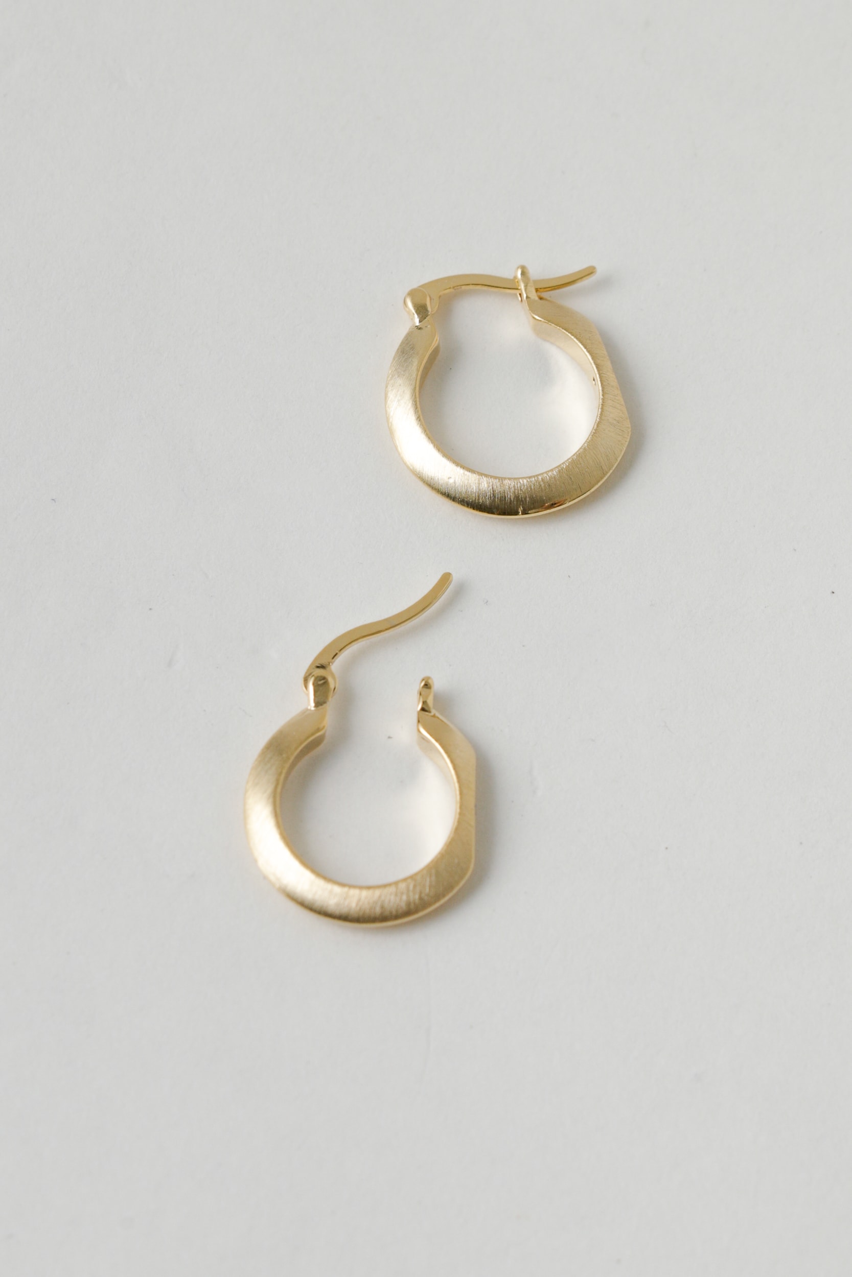 Brinco Argola Pequena Fosca Dourado