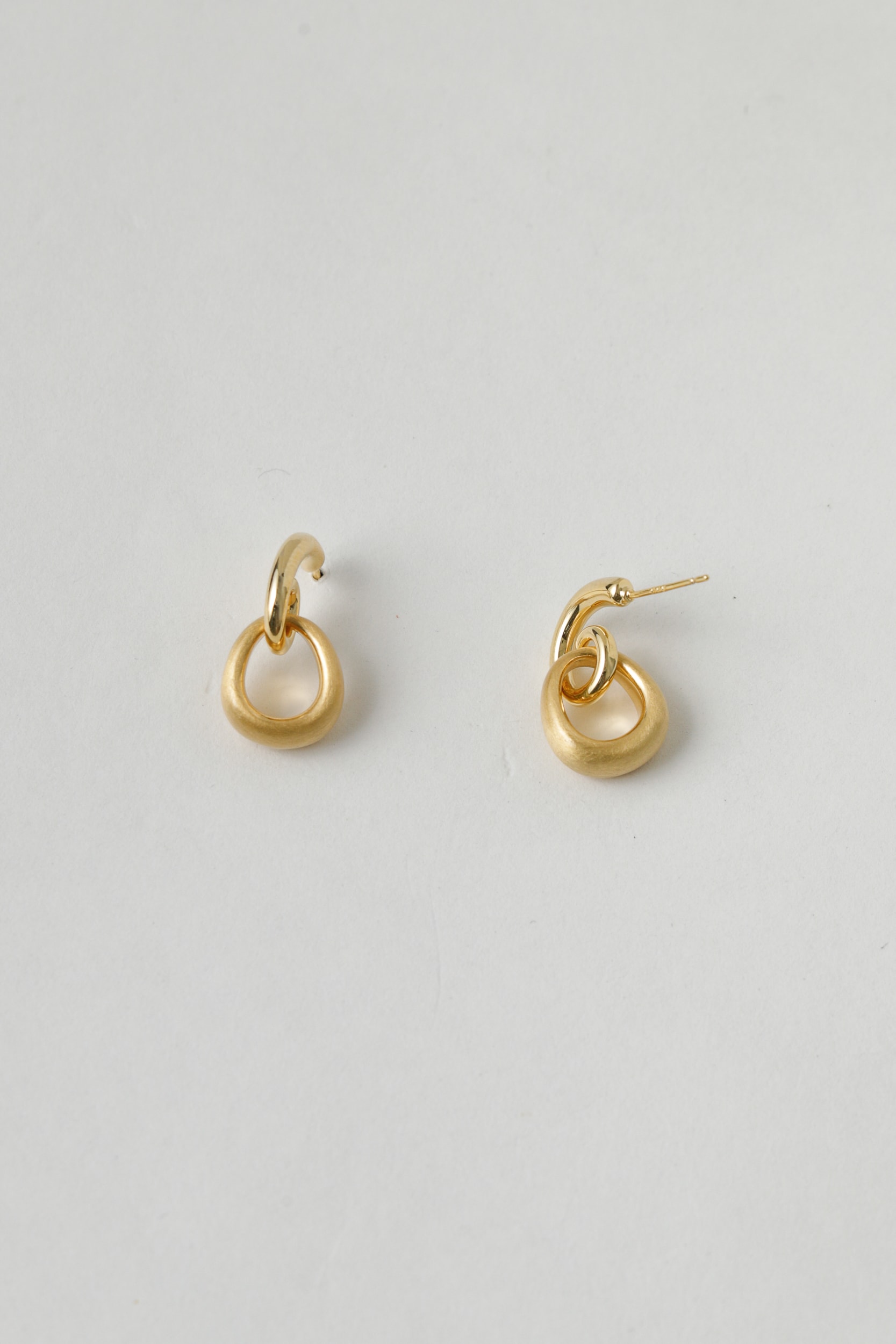 Brinco Elos Bicolores Dourado