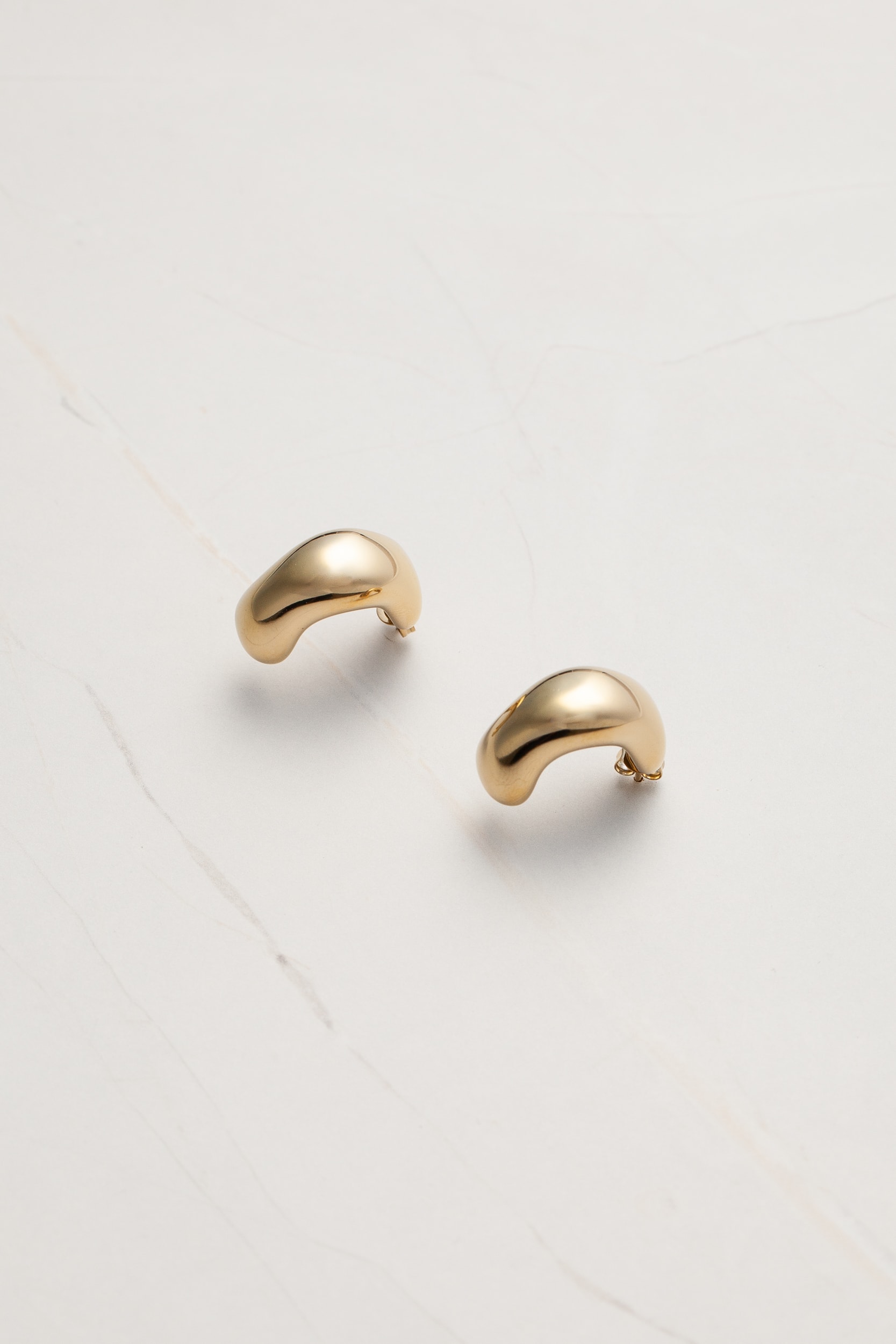 Brinco Meia Argola Dourado