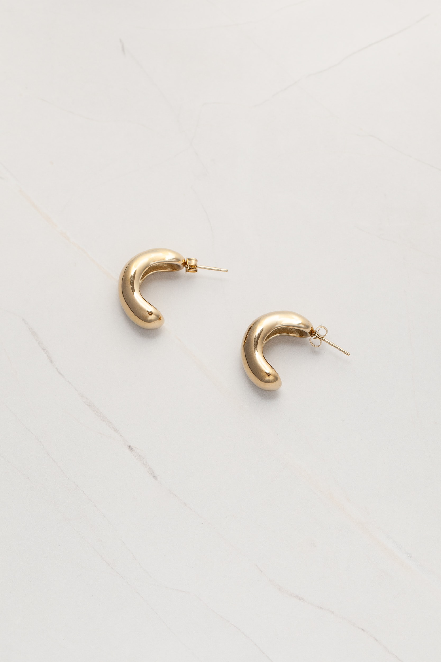 Brinco Meia Argola Dourado