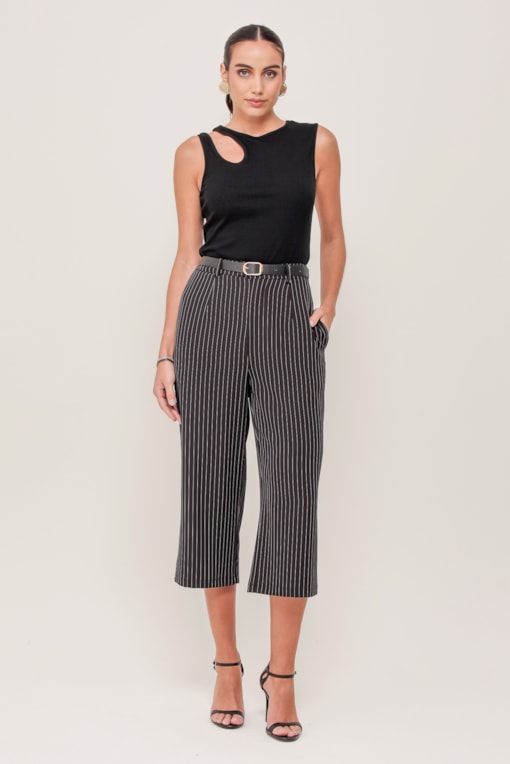 Calça Capri Risca De Giz Preto