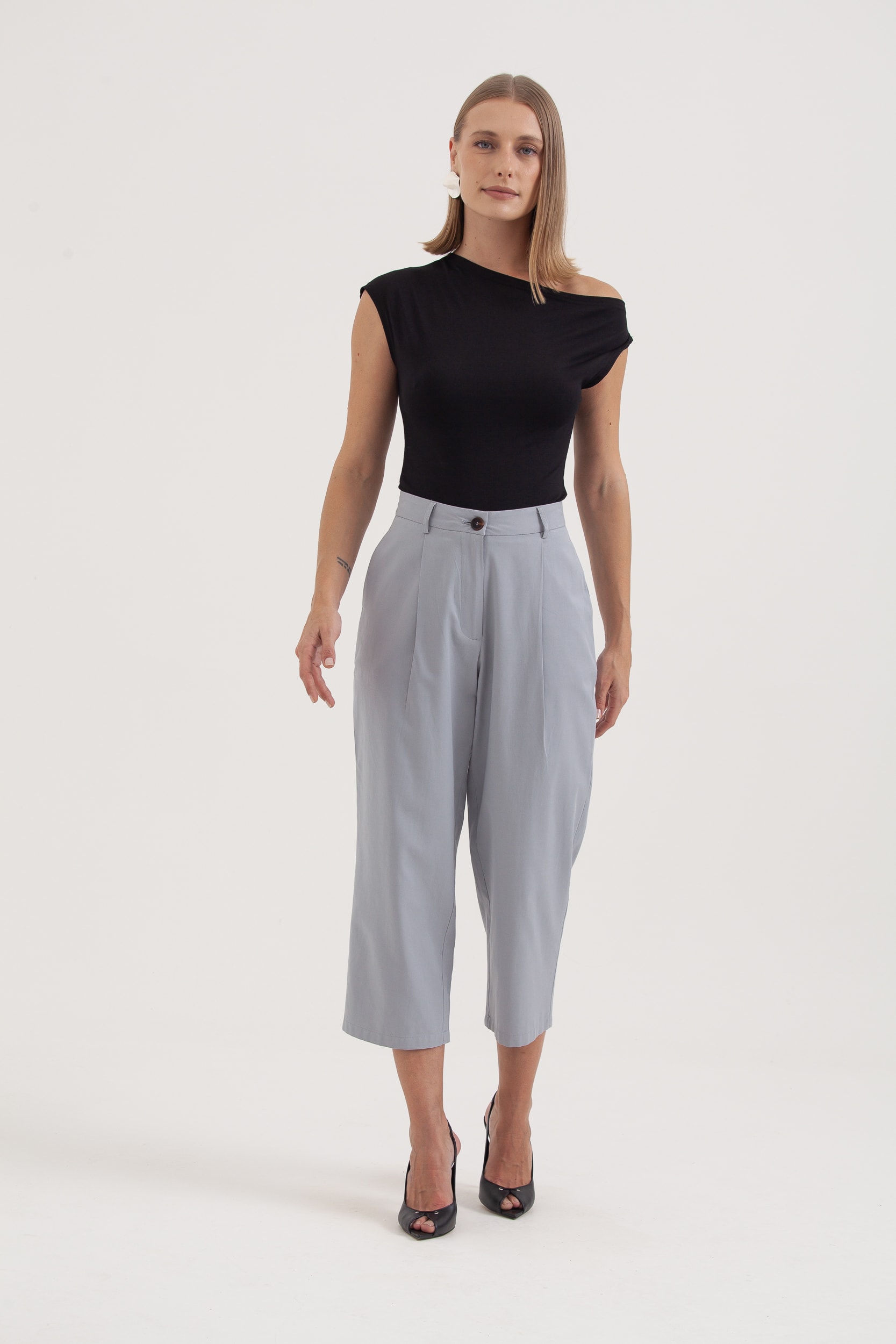 Calça Chino Comprimento Capri Azul