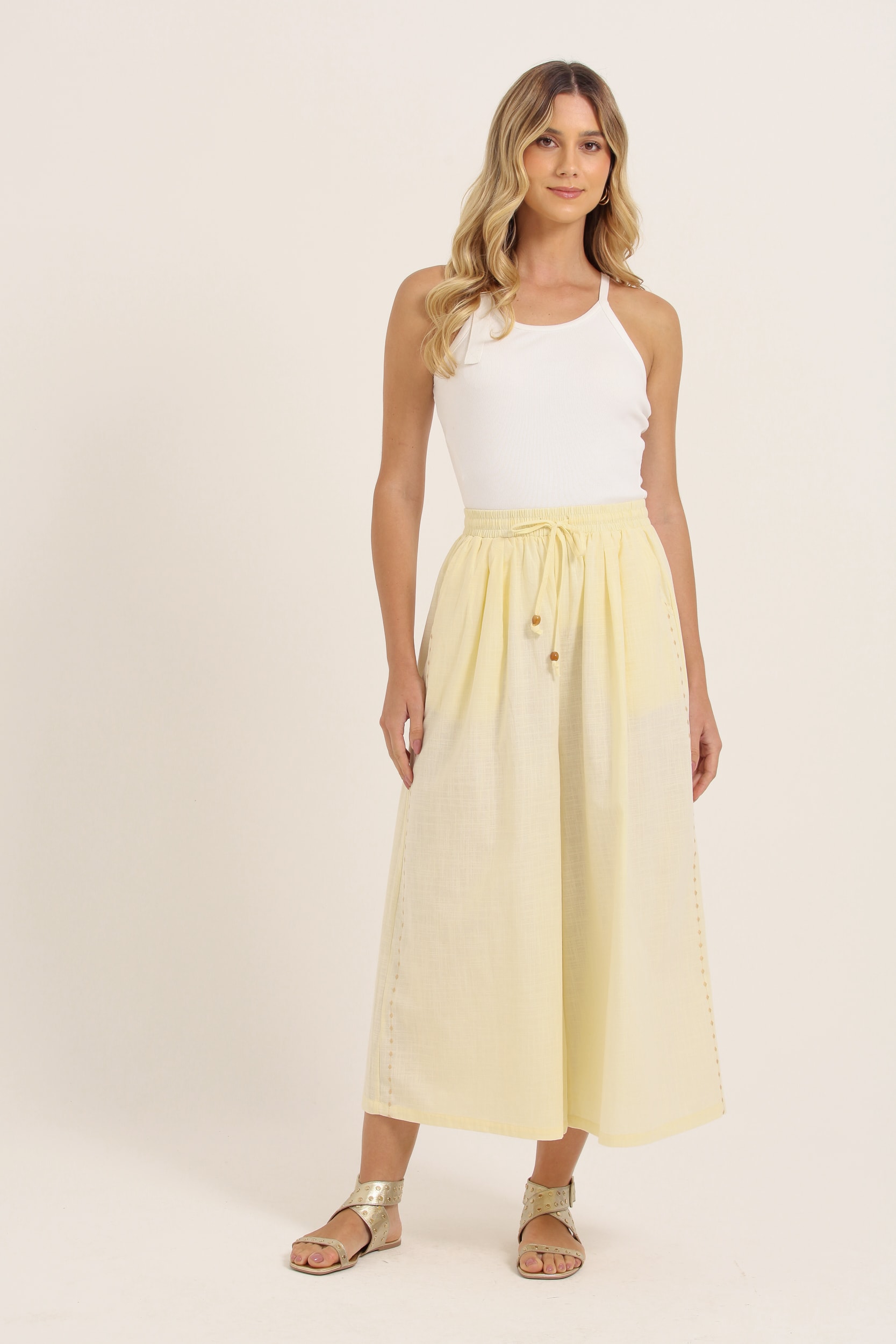 Calça Linho  Detalhe Bordado Lateral Areia