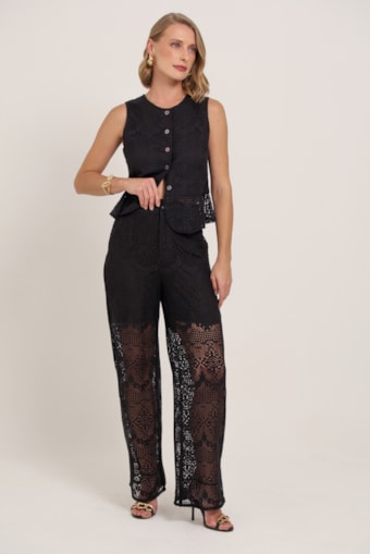 Calça Reta Crochê Preto