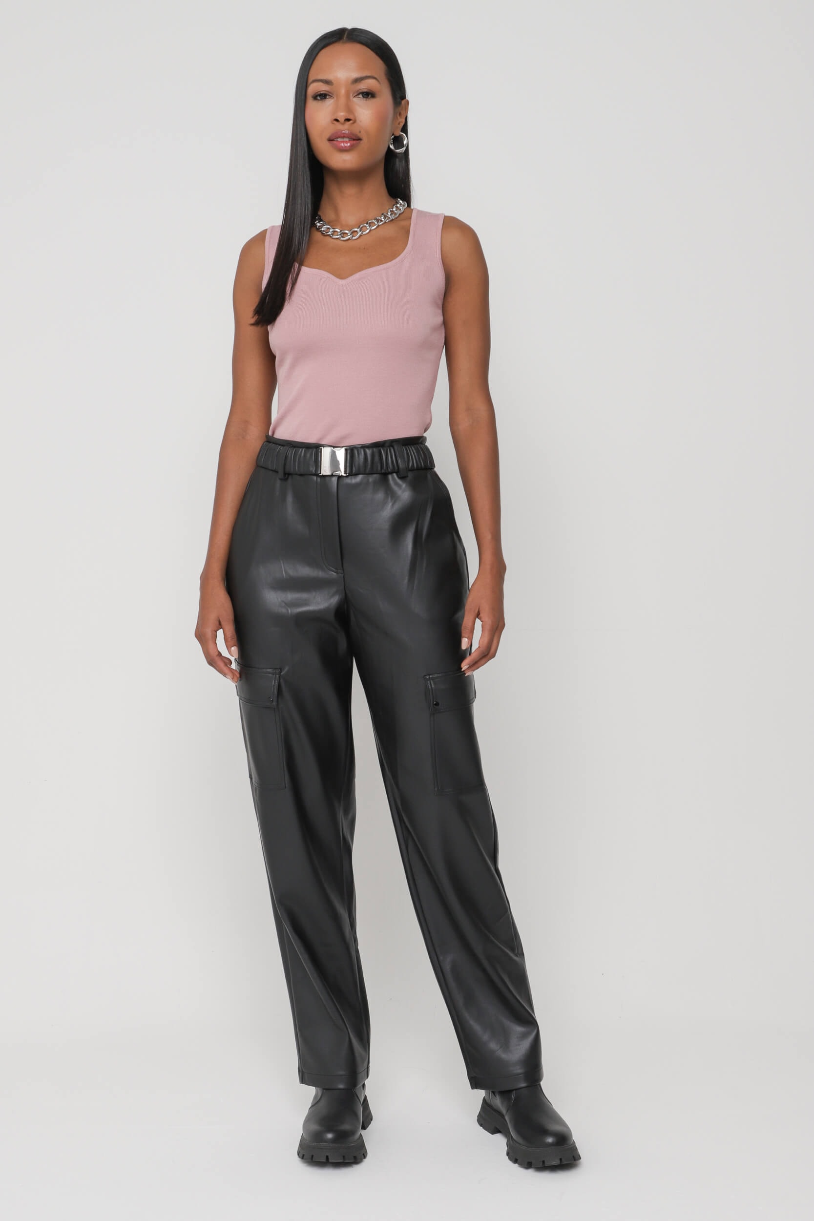 Calça Reta em PU com Bolsos     Preto