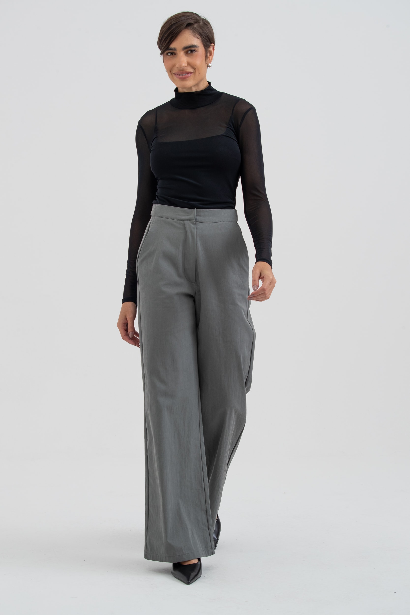 Calça Sarjada Bolsos Frente Cinza