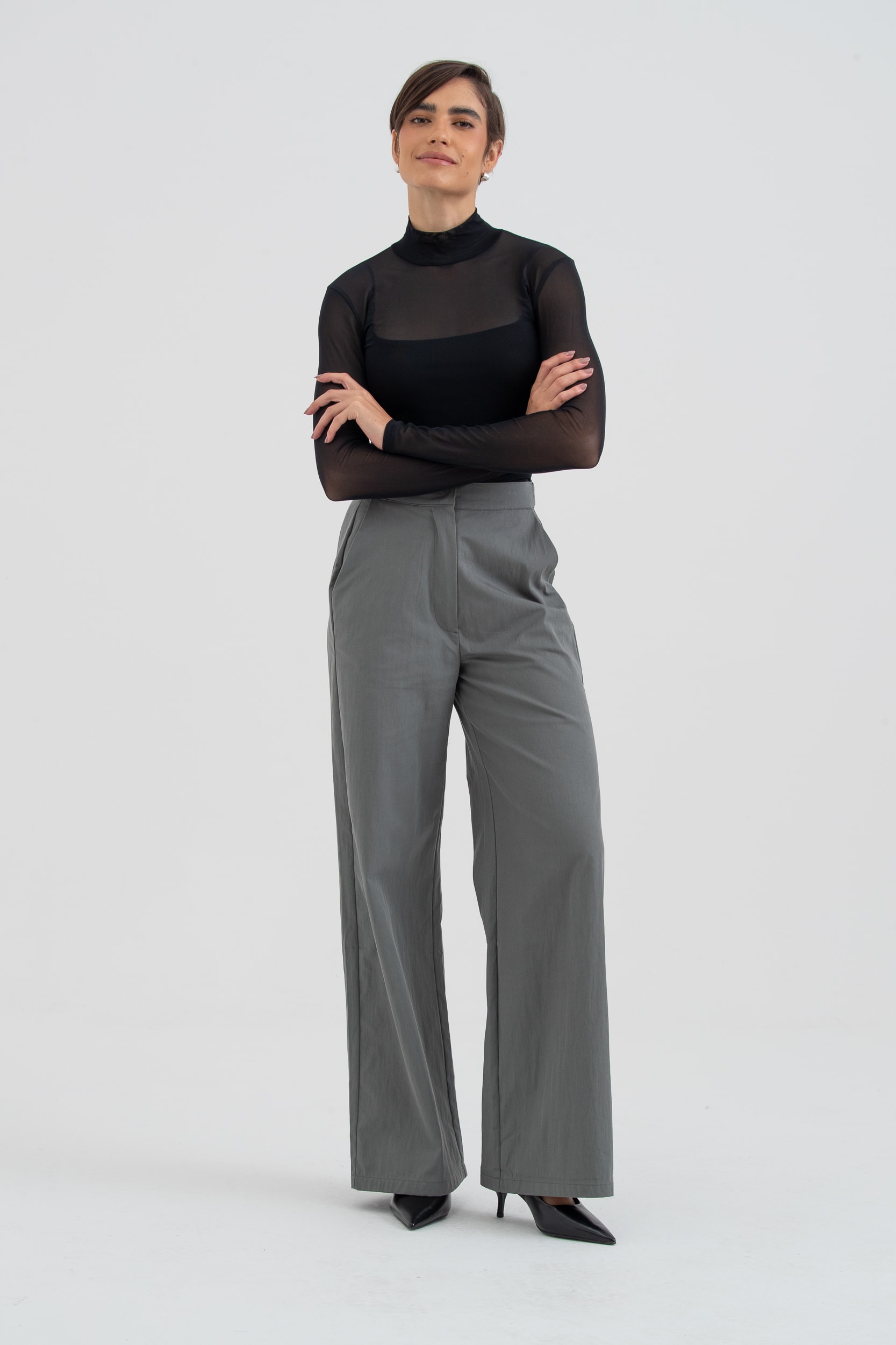 Calça Sarjada Bolsos Frente Cinza