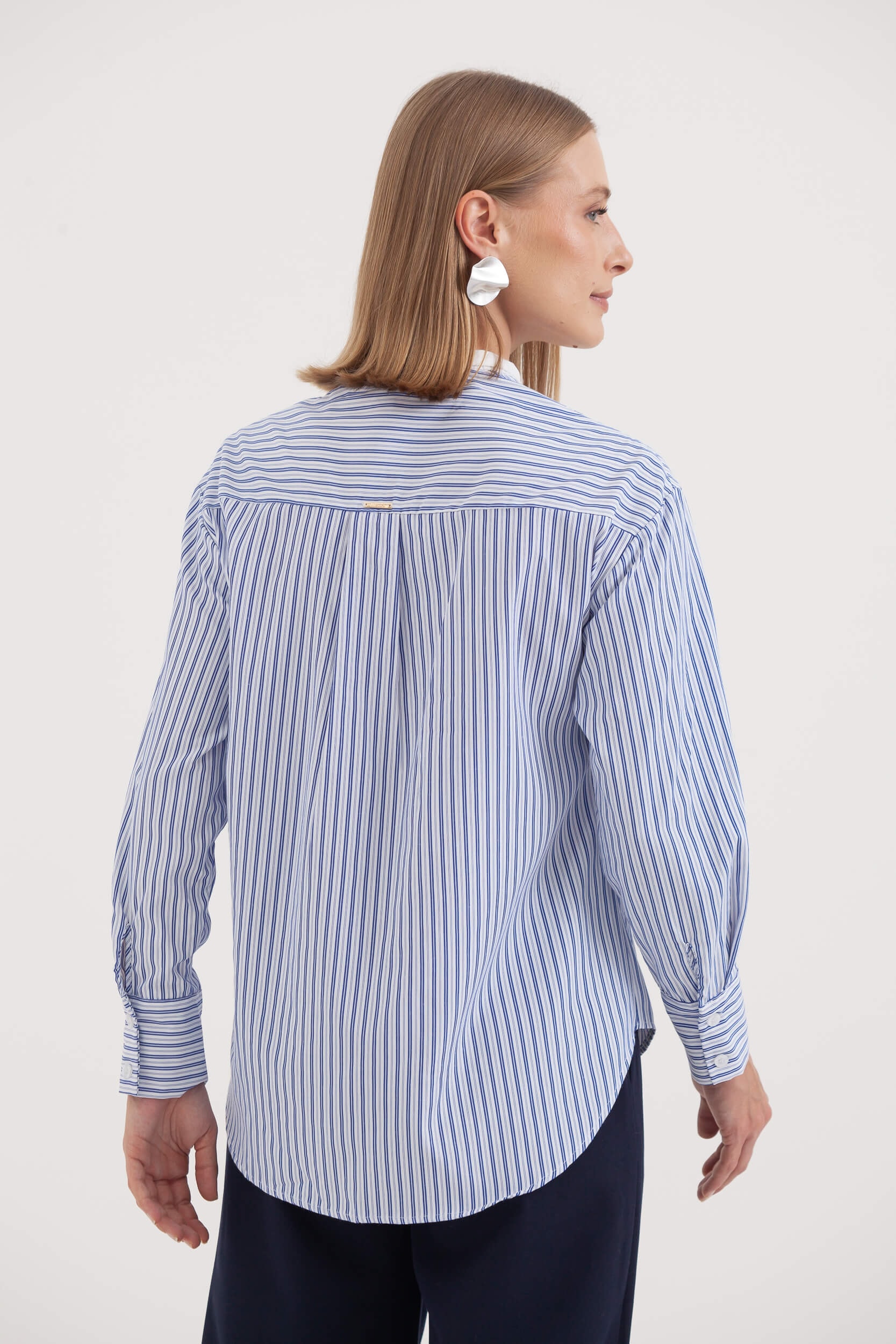 Camisa Listrada Com Renda Frontal Azul