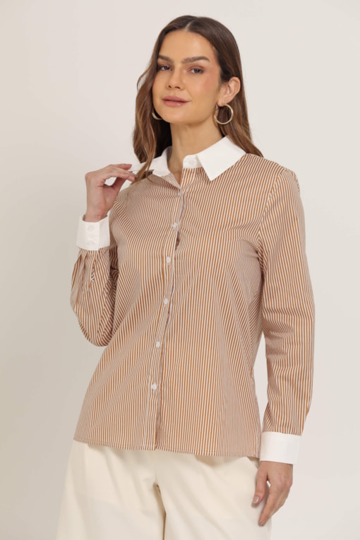 Camisa Listrada Detalhe Punho E Gola Caramelo