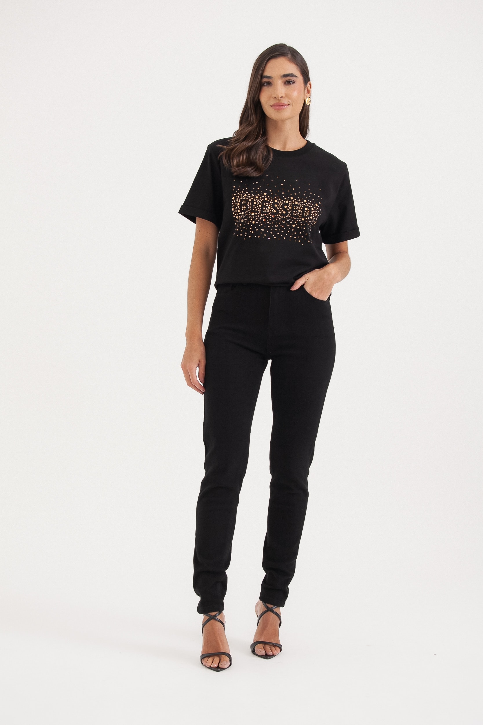 Camiseta Blessed Brilhos Dourados Preto