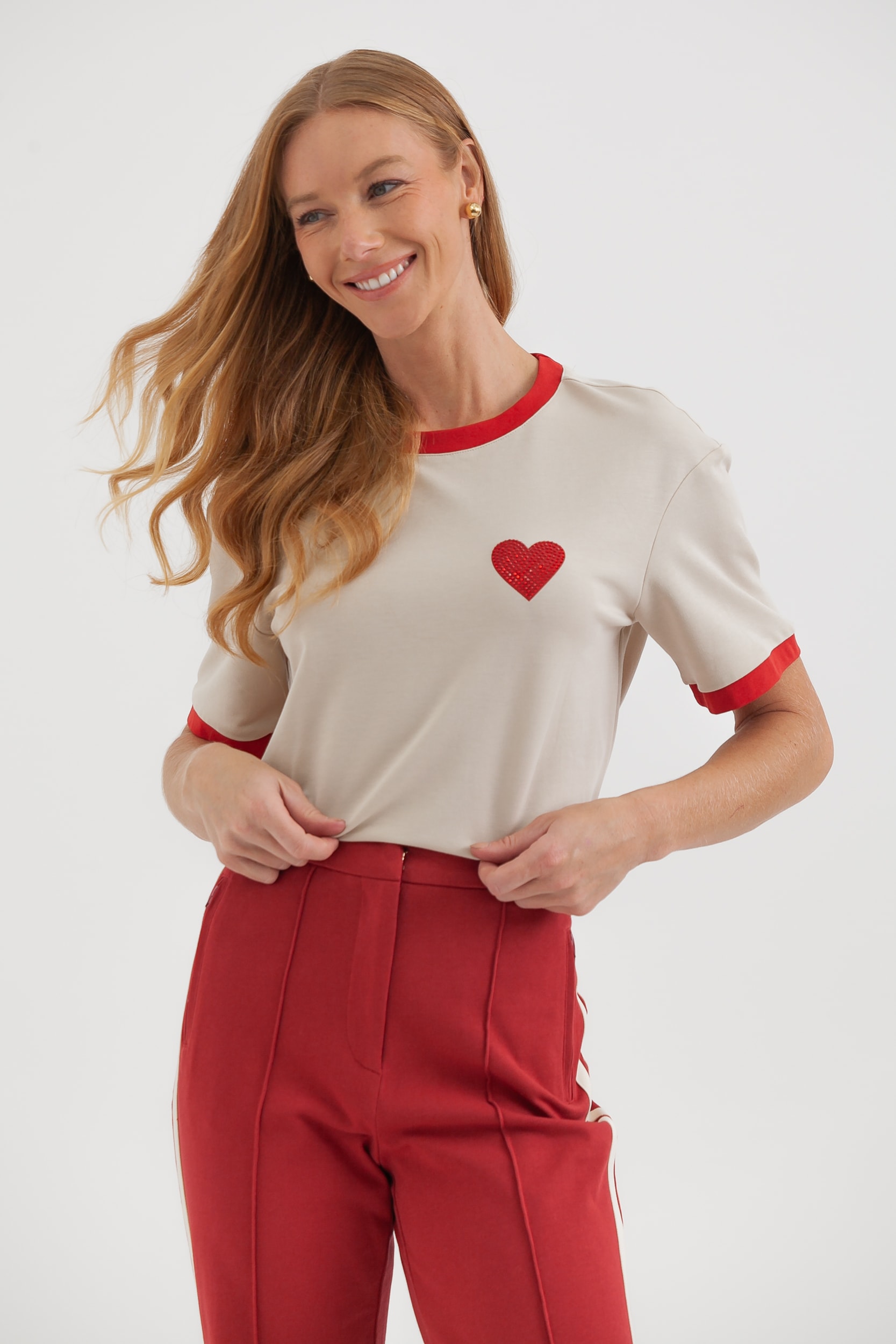 Camiseta Coração Strass Areia