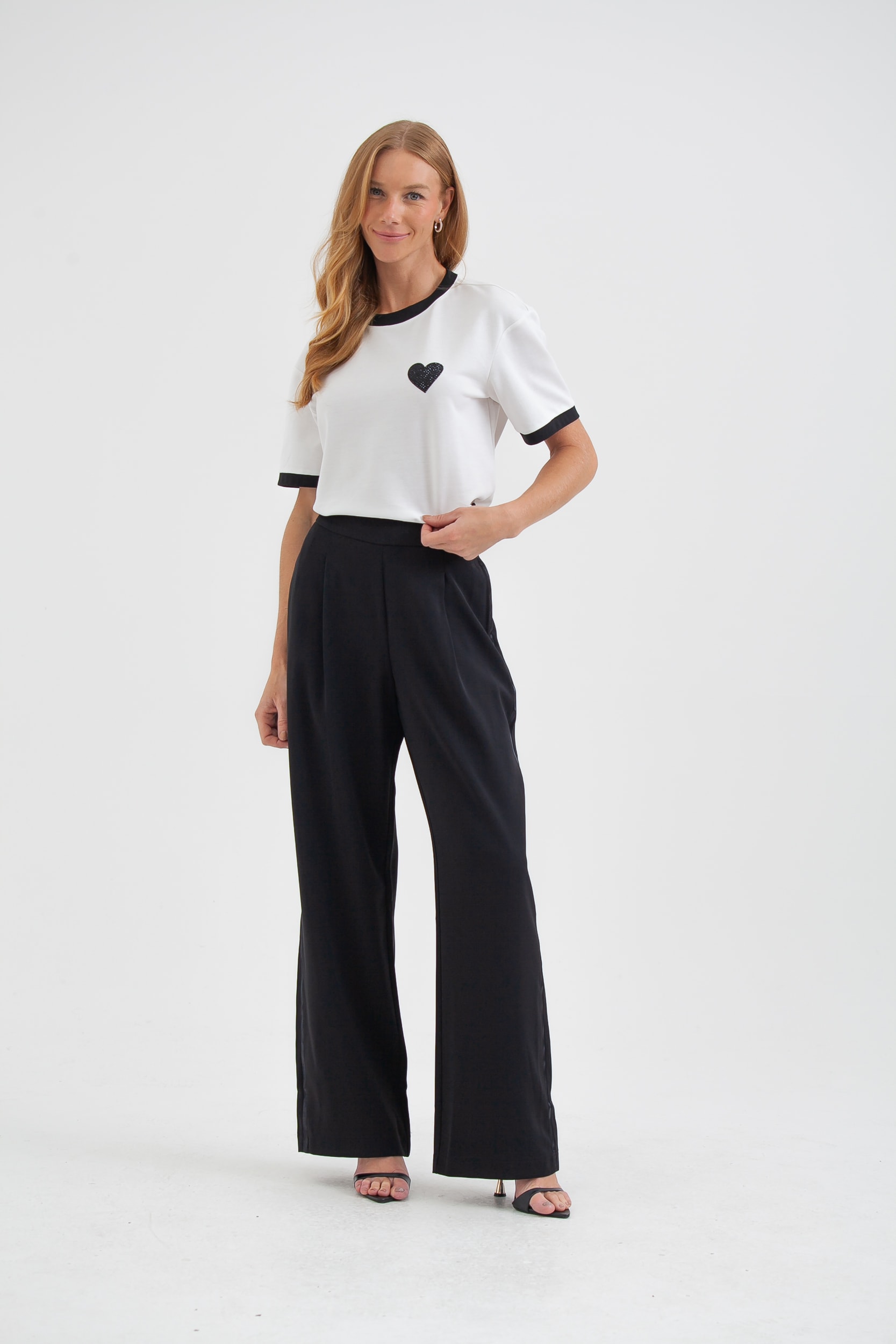 Camiseta Coração Strass Branco