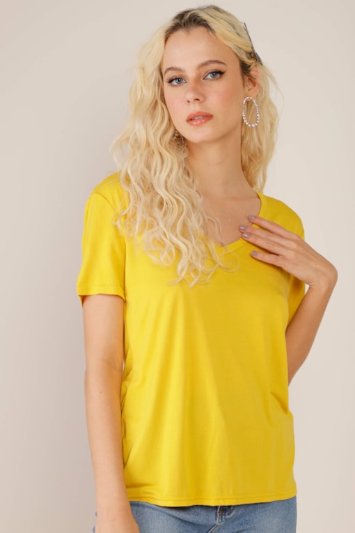 Camiseta Decote V New Year  Amarelo
