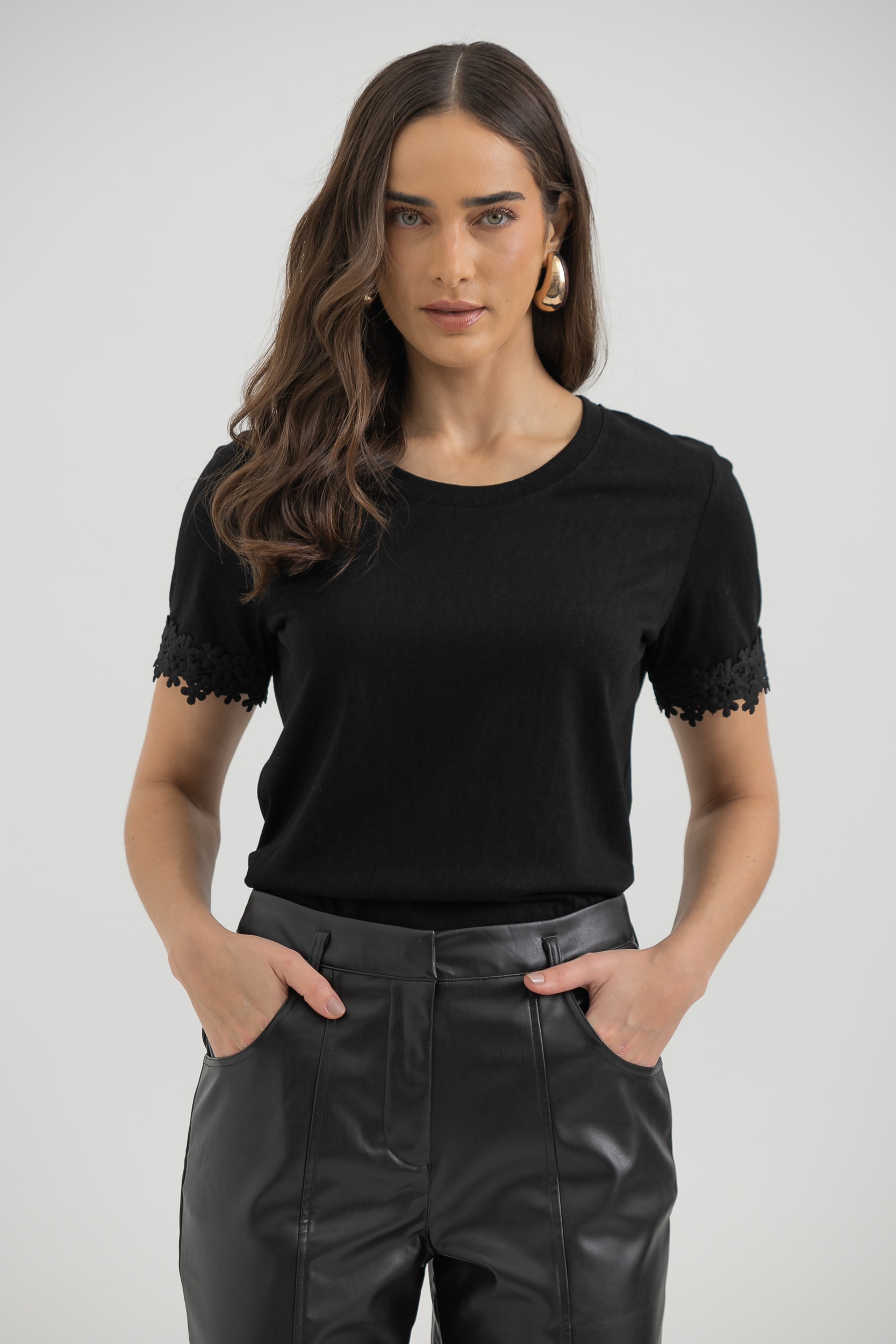Camiseta Guipir Barra Manga Preto