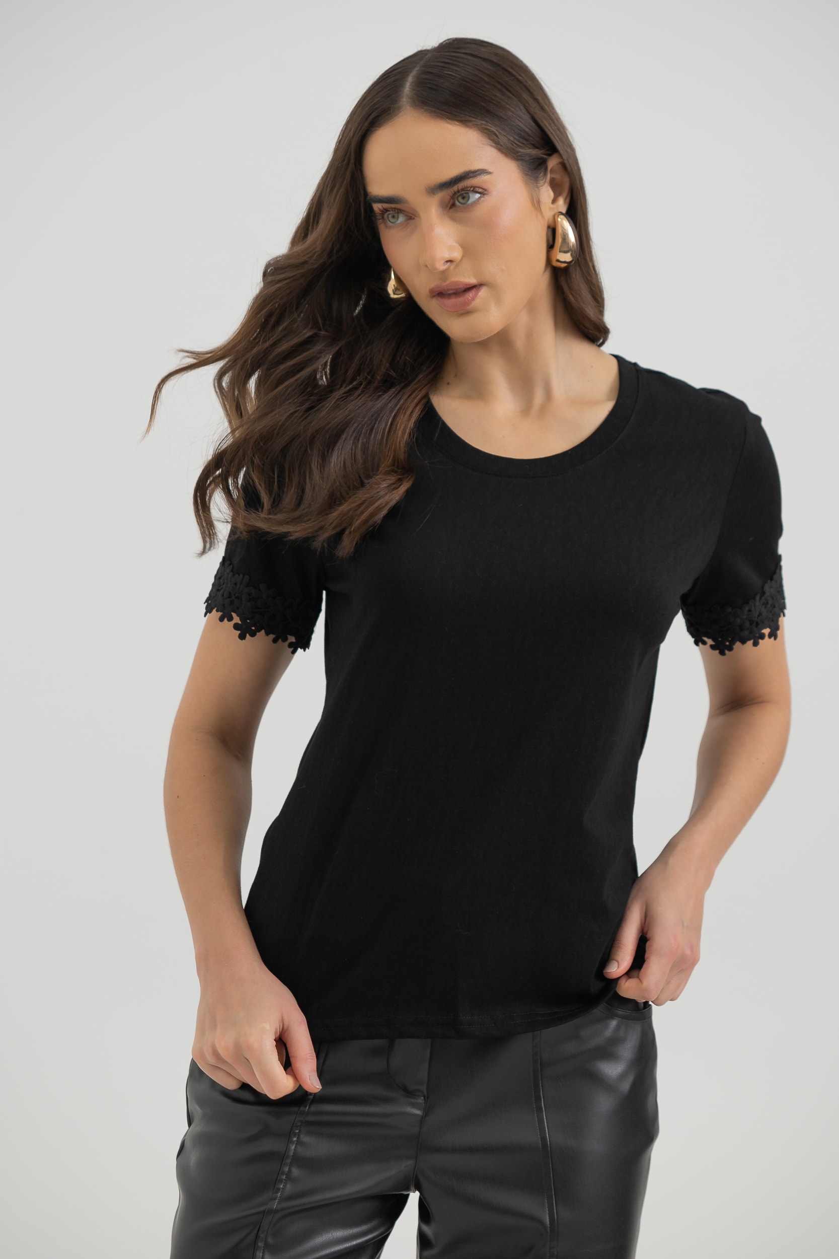 Camiseta Guipir Barra Manga Preto