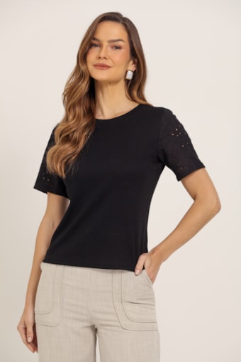 Camiseta Malha Detalhe Manga Laise  Preto