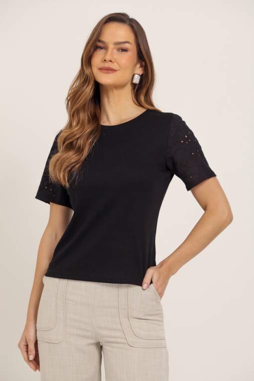 Camiseta Malha Detalhe Manga Laise  Preto