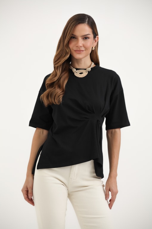 Camiseta Pregas Frontais E Abertura Lateral Preto