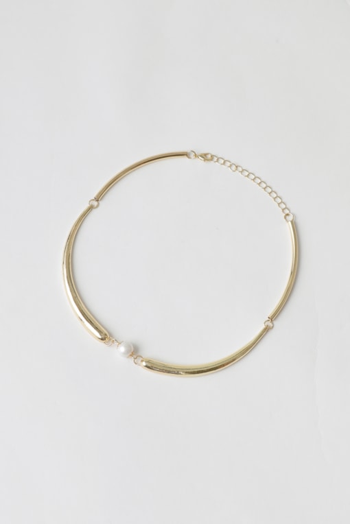 Colar Com Segmentos E Pérola Central Dourado